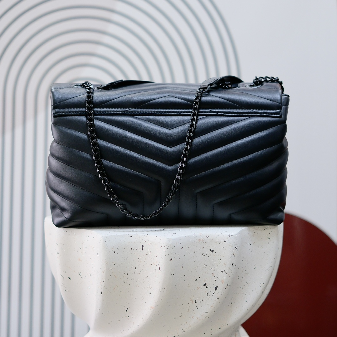 型号5313 银扣 黑扣 金扣
爆款小牛皮Loulou真皮超大号单肩包来自 S*int*re*t.设计细