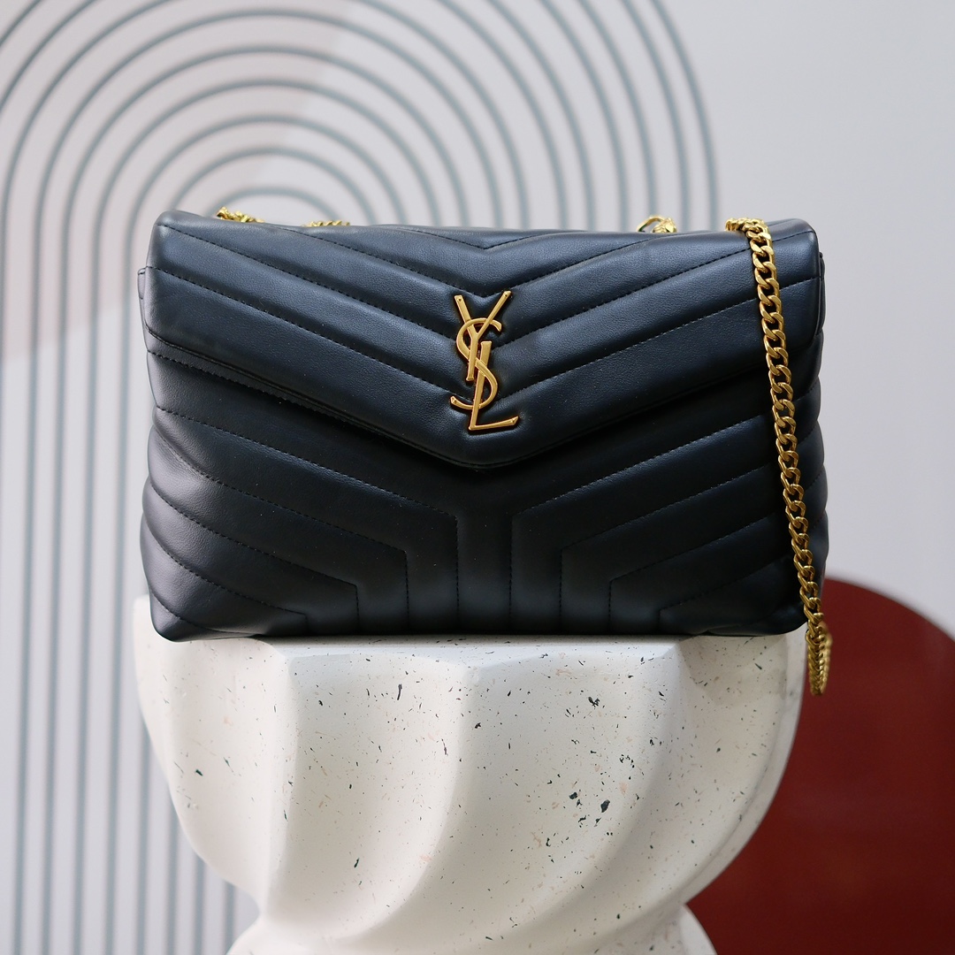 型号5313 银扣 黑扣 金扣
爆款小牛皮Loulou真皮超大号单肩包来自 S*int*re*t.设计细