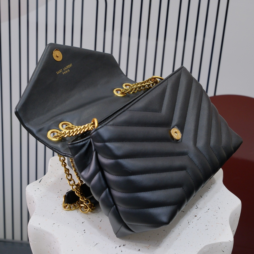 型号5312#金扣
尺寸：25x18x10cm
爆款小牛皮Loulou真皮中号单肩包来自 Saintar