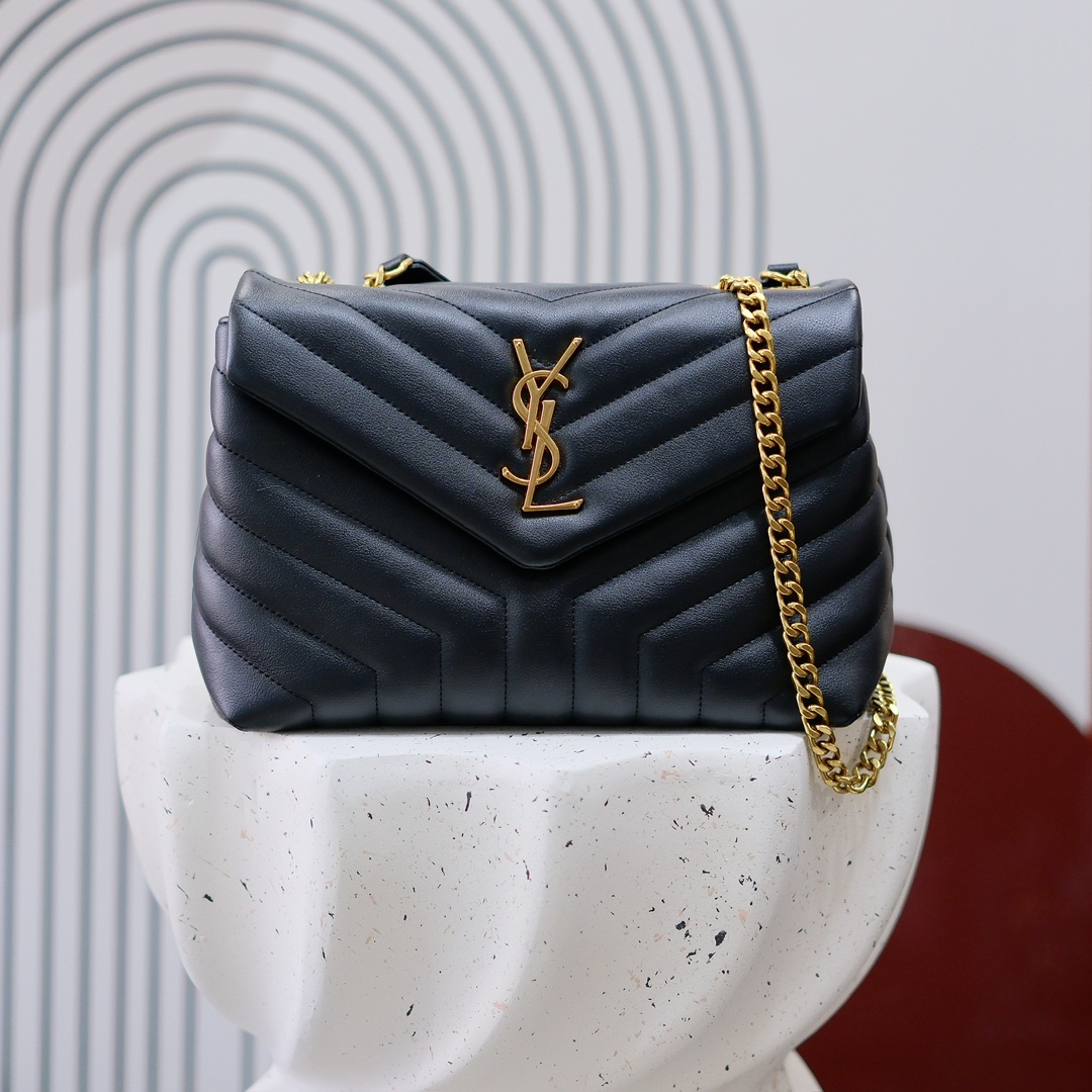 型号5312#金扣
尺寸：25x18x10cm
爆款小牛皮Loulou真皮中号单肩包来自 Saintar