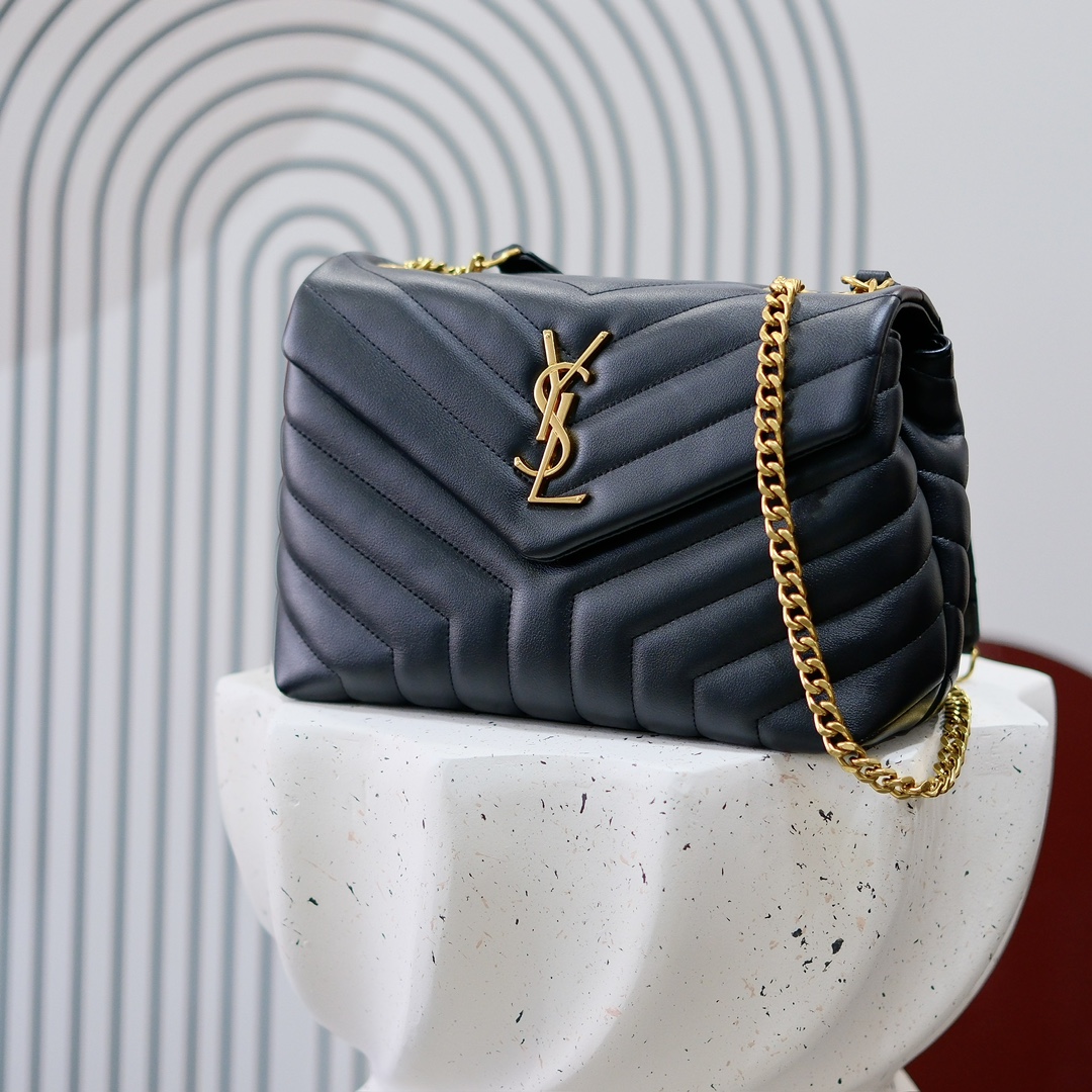 型号5312#金扣
尺寸：25x18x10cm
爆款小牛皮Loulou真皮中号单肩包来自 Saintar