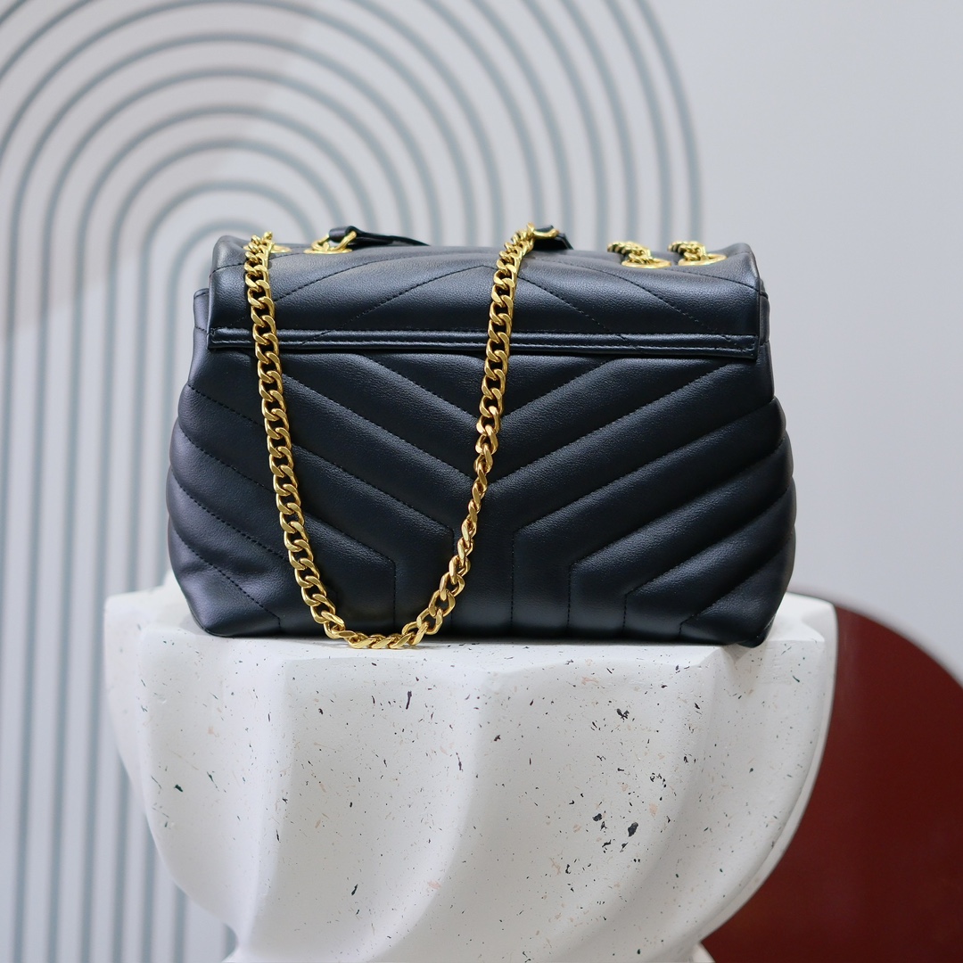 型号5312#金扣
尺寸：25x18x10cm
爆款小牛皮Loulou真皮中号单肩包来自 Saintar