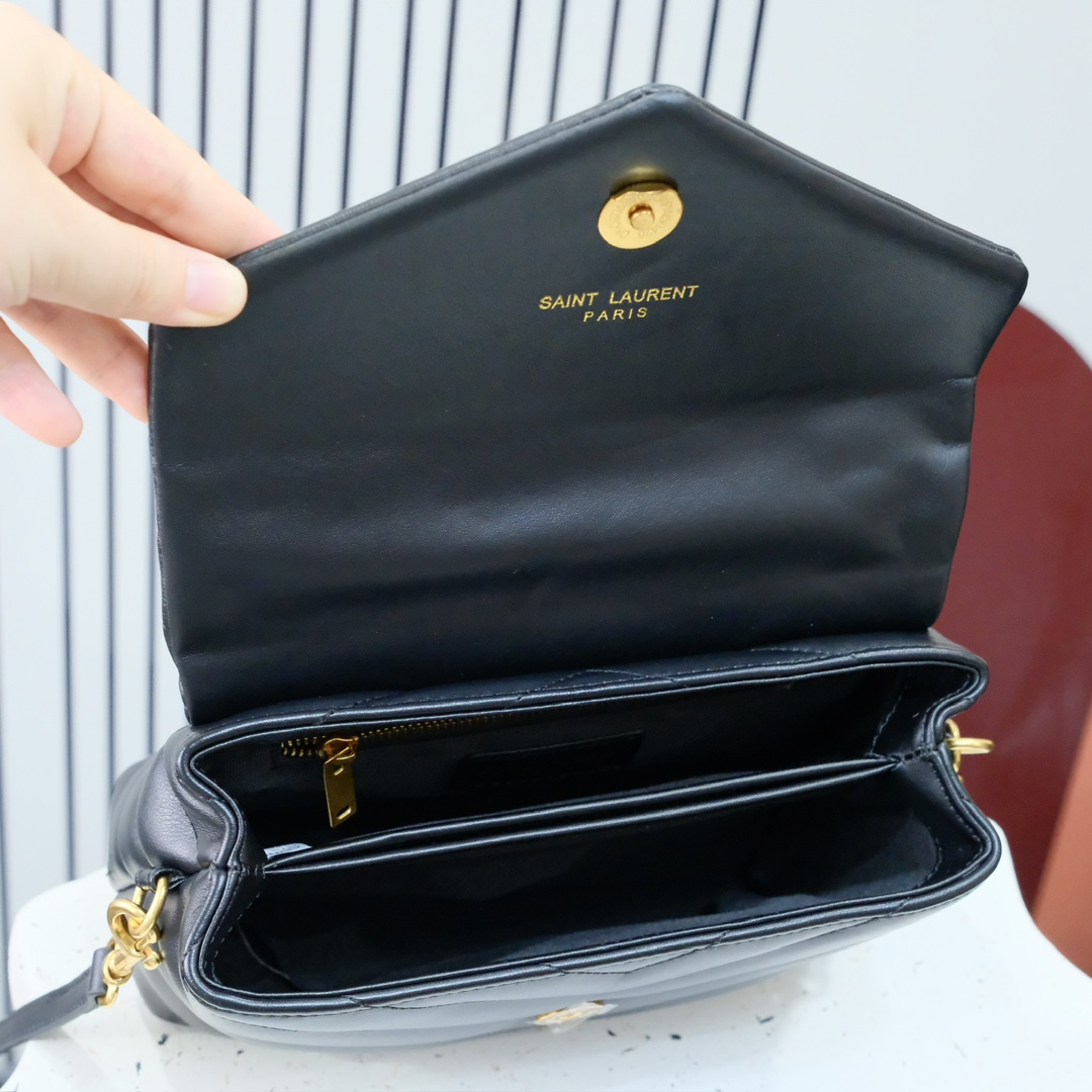 款号：5311   黑扣 银扣 金扣
LOULOU PUFFER 绗缝小羊皮包，100%小羊皮制作，手感