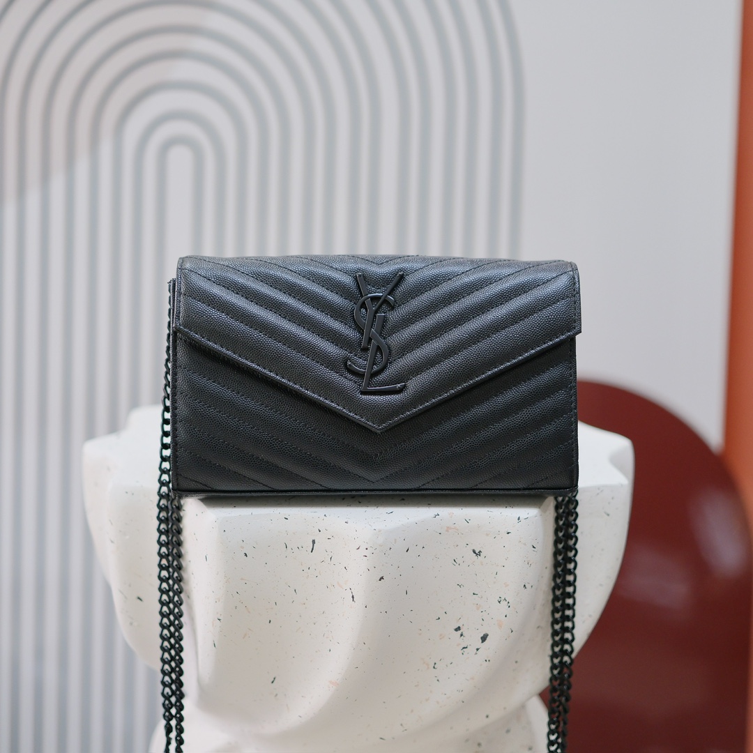 型号：6886  黑色黑扣   
尺寸22.5x14x4cm
Y*L超级无敌实用的一款小包  鱼子酱小牛