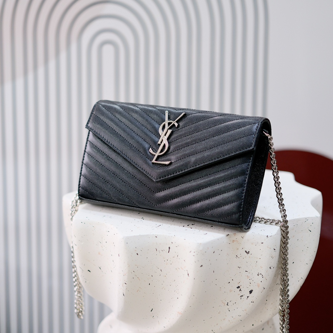 型号：6886  黑色银扣   
尺寸22.5x14x4cm
Y*L超级无敌实用的一款小包  鱼子酱小牛