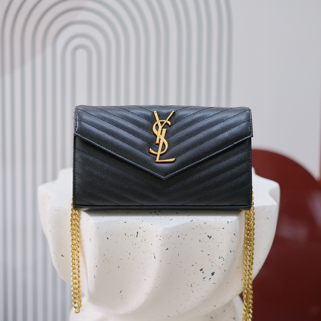 型号：6886  黑色金扣   
尺寸22.5x14x4cm
Y*L超级无敌实用的一款小包  鱼子酱小牛