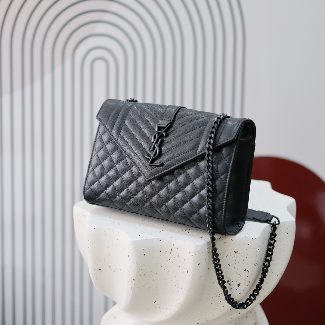  小号款号26599 
装饰互扣式金属Y*L标志 五金完美无暇 进口牛皮 手感超赞 细节精湛手工精致 单