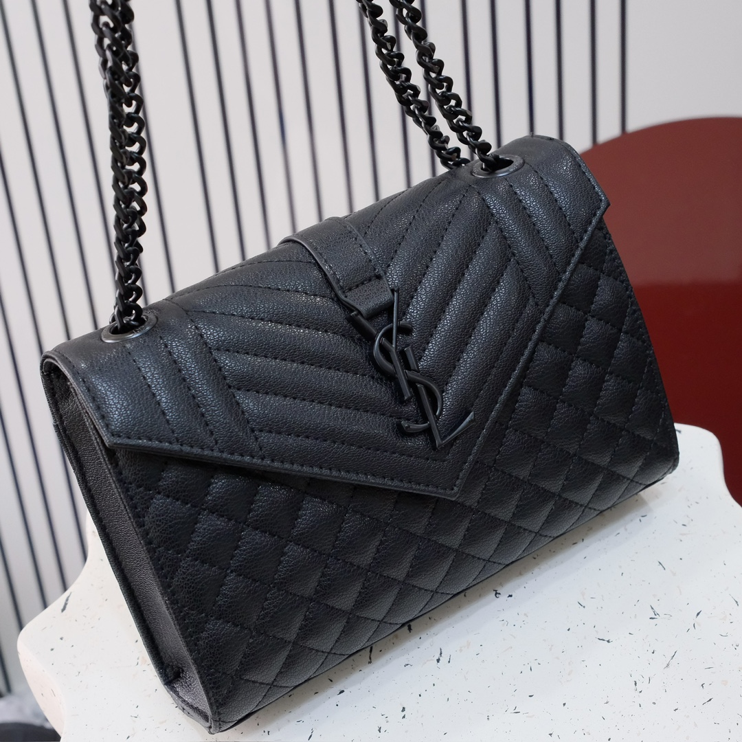  小号款号26599 
装饰互扣式金属Y*L标志 五金完美无暇 进口牛皮 手感超赞 细节精湛手工精致 单