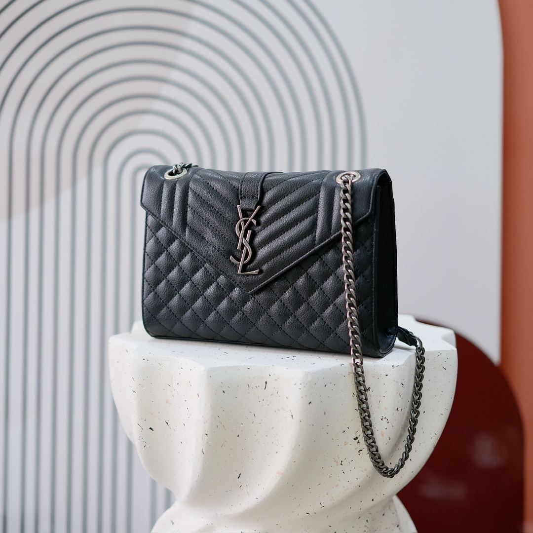  小号款号26599 
装饰互扣式金属Y*L标志 五金完美无暇 进口牛皮 手感超赞 细节精湛手工精致 单