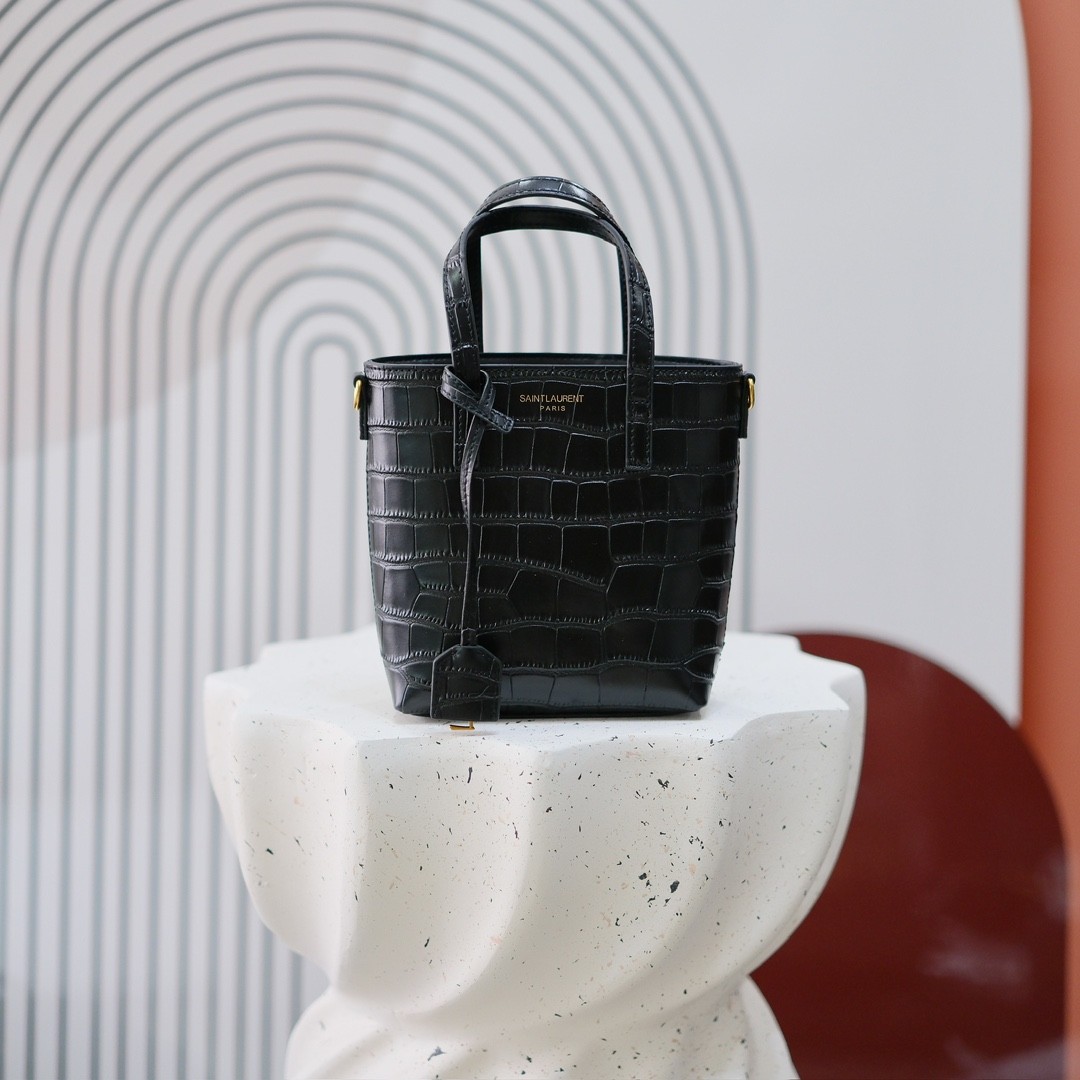 型号：
尺寸：18x17x8cm   
▪️ 𝗠𝗶𝗻𝗶 𝗧𝗼𝘆 𝗦𝗵𝗼𝗽𝗽𝗶𝗻𝗴▪️
新款迷你托特购物包