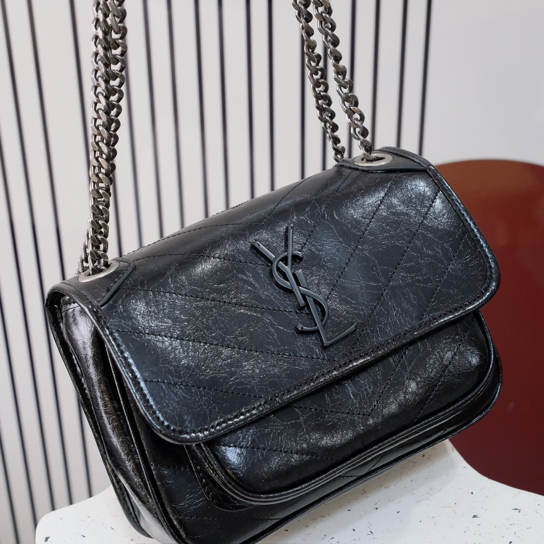 型号2881  小号
尺寸24*16.5*12cm
S*int Lau*ent/Y*L/圣罗兰油腊皮邮差