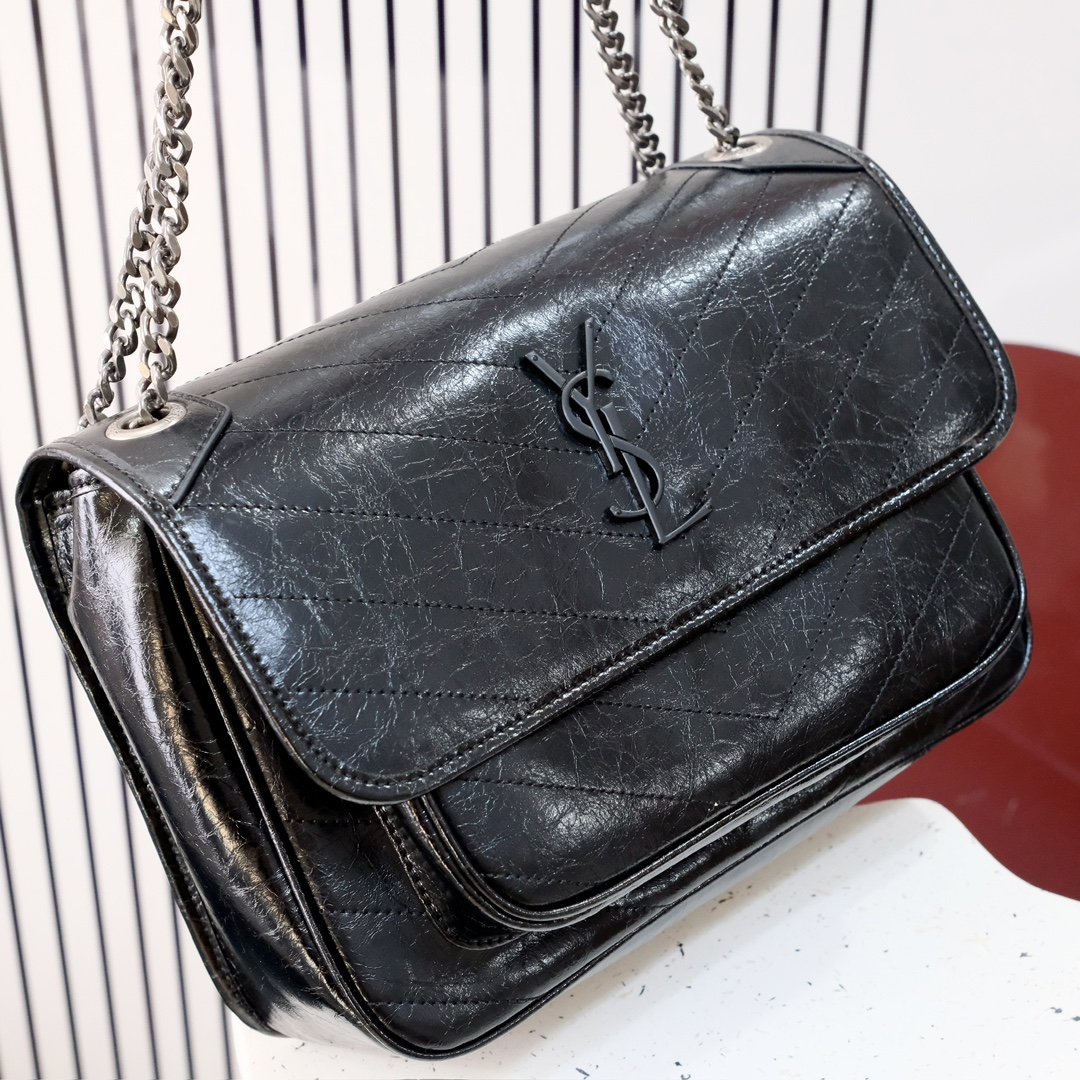 型号2880  大号
尺寸28*20*8.5cm
S*int Lau*ent/Y*L/圣罗兰油腊皮邮差包