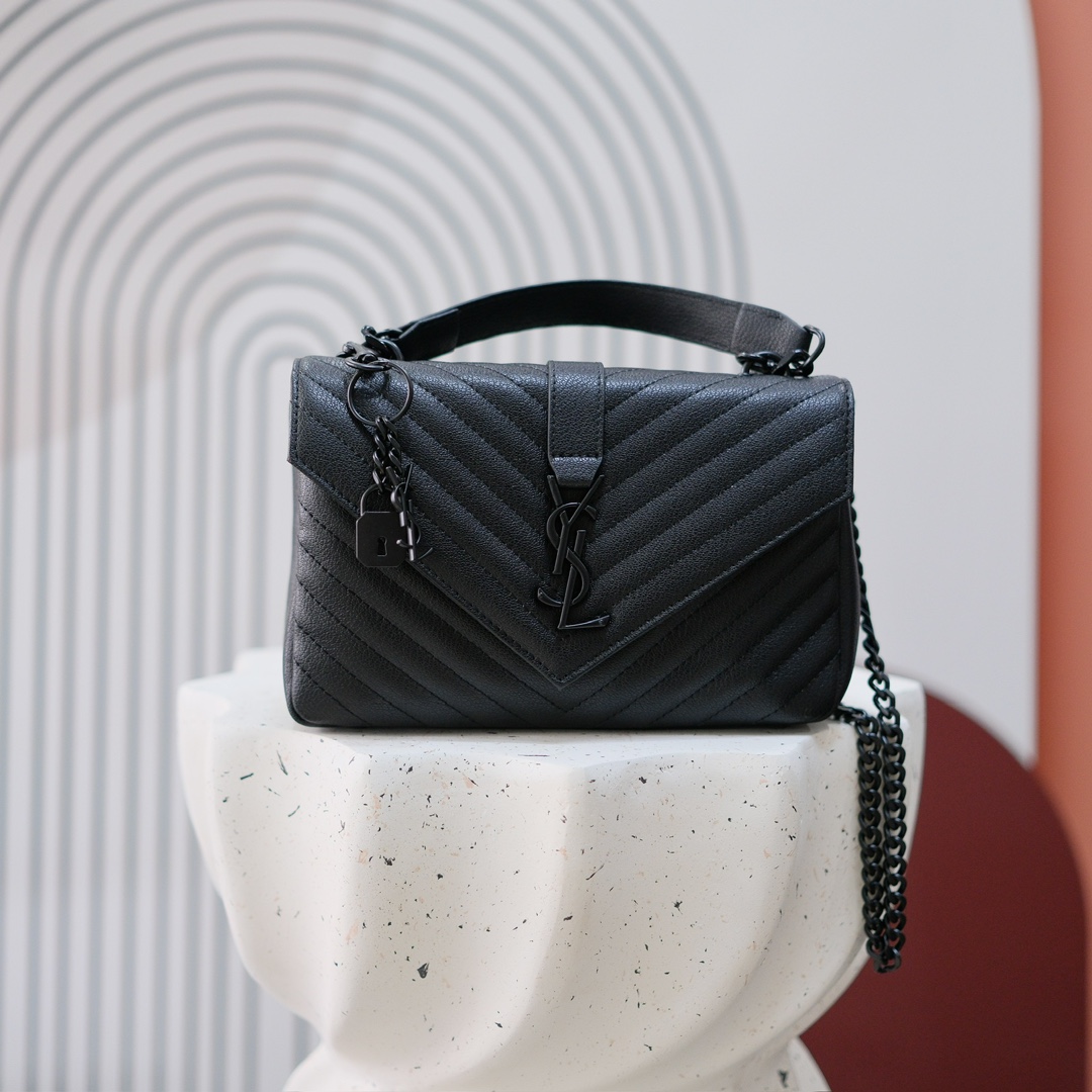 型号：3090
尺寸：24*18*8.5cm
中号牛皮枪扣复古五金 Y*L 圣*兰 S*int Lau*