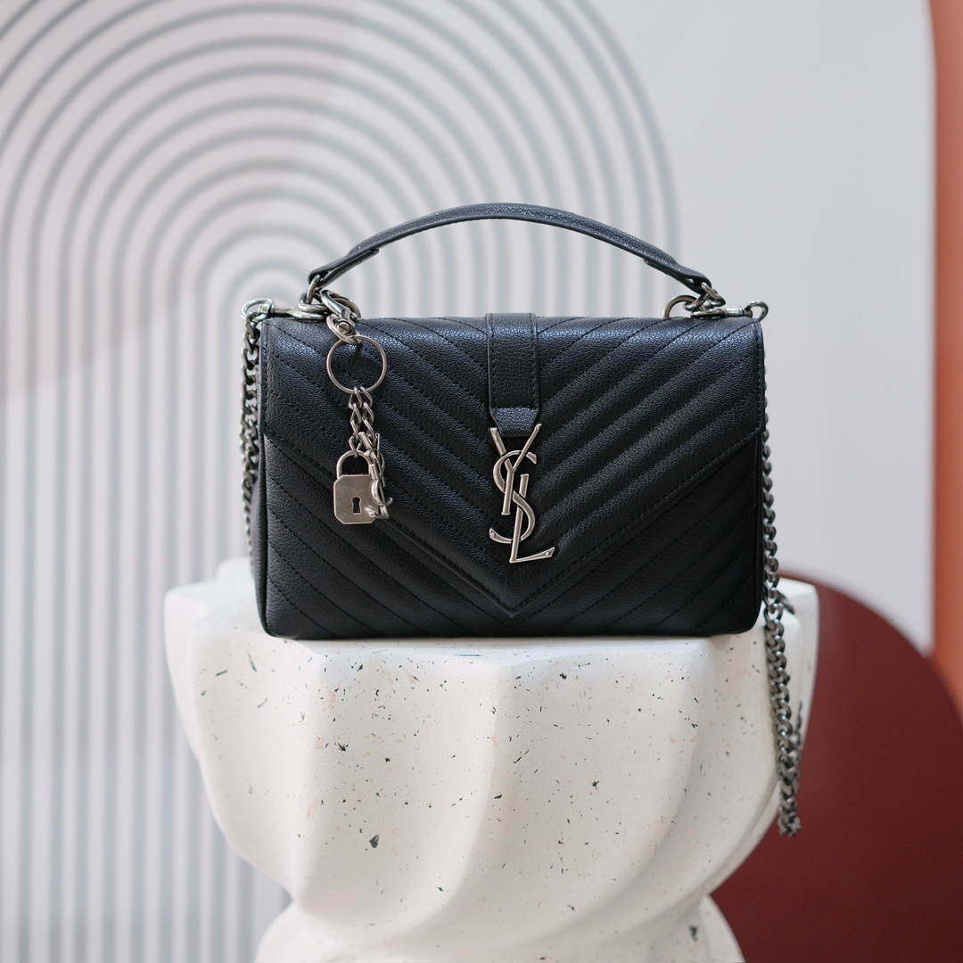 型号：3090
尺寸：24*18*8.5cm
中号牛皮古银复古五金 Y*L 圣*兰 S*int Lau*