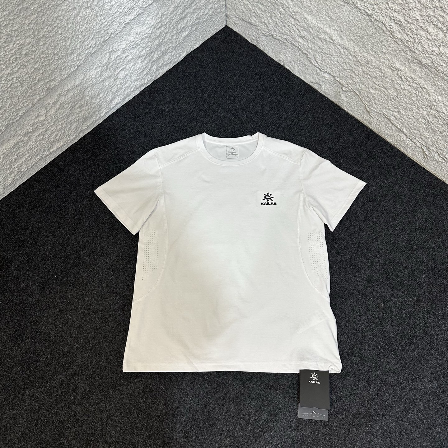 Alternative view of T-Shirt 06914