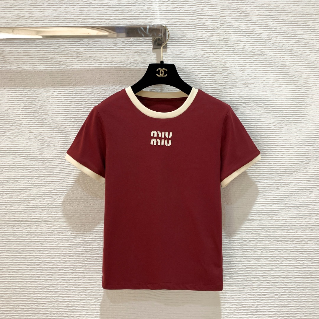 NO:775884,Miu 26ss early spring new style contrasting round neck three-dimensional logo short-sleeved T-shirt SML, Miu Miu-clothing, miumiu, T-shirt, tees, t-shirt,19860909Miu家26ss早春新款撞色圆领立体logo短袖T恤 SML,缪缪-服装,miumiu,T-shirt,tees，t-shirt,,Women's clothing