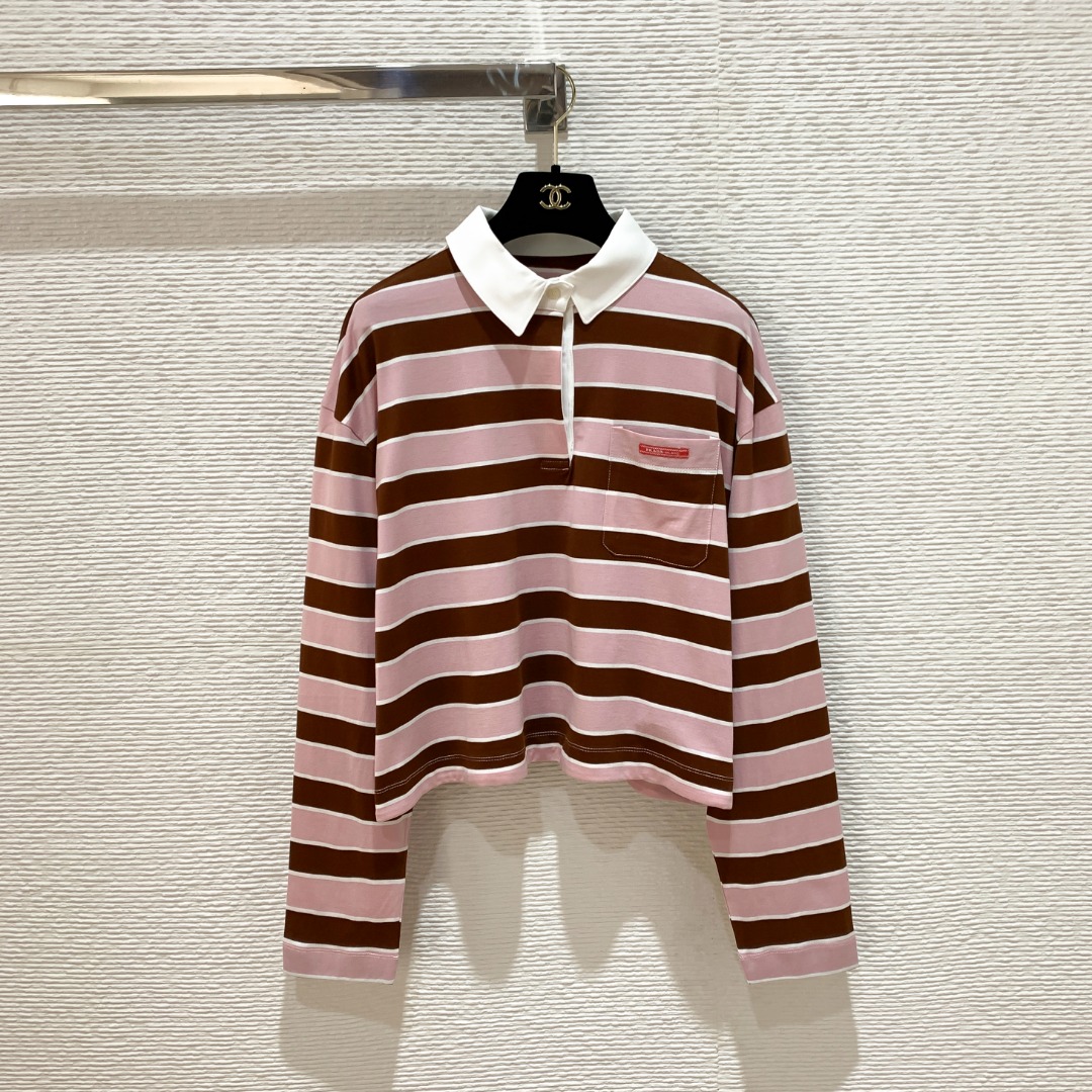 NO:775909,Pra's 26 early spring series pink and brown striped Polo shirt, white shirt collar + pink and brown wide stripes, full of college style SML, Prada-clothing, prada, prada, shirts,19860909Pra家26早春系列粉棕条纹Polo衫 白色衬衫领+粉棕宽条纹,学院风满满 SML,普拉达-服装,prada,prada,shirts,,Women's clothing
