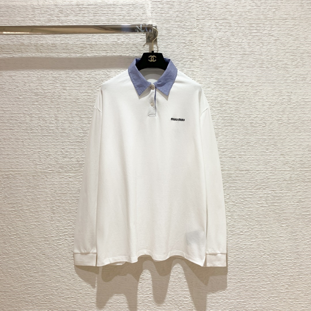 NO:775941,Miu's 26 spring and summer new style white spliced ​​Polo collar top, blue lapel design, loose fit SML, Miu Miu-clothing, miumiu,19860909Miu家26春夏新款白色拼接Polo领上衣 蓝色翻领设计,宽松版型 SML,缪缪-服装,miumiu,,Women's clothing