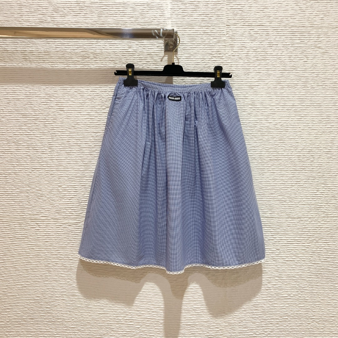 NO:775950,Miu's new 26 spring and summer blue plaid lace midi skirt with ultra-exquisite lace skirt SML, Miu Miu-clothing, miumiu, skirts,19860909Miu家26春夏新款蓝色格纹蕾丝花边中裙 裙摆蕾丝花边超精致 SML,缪缪-服装,miumiu,skirts,,Women's clothing