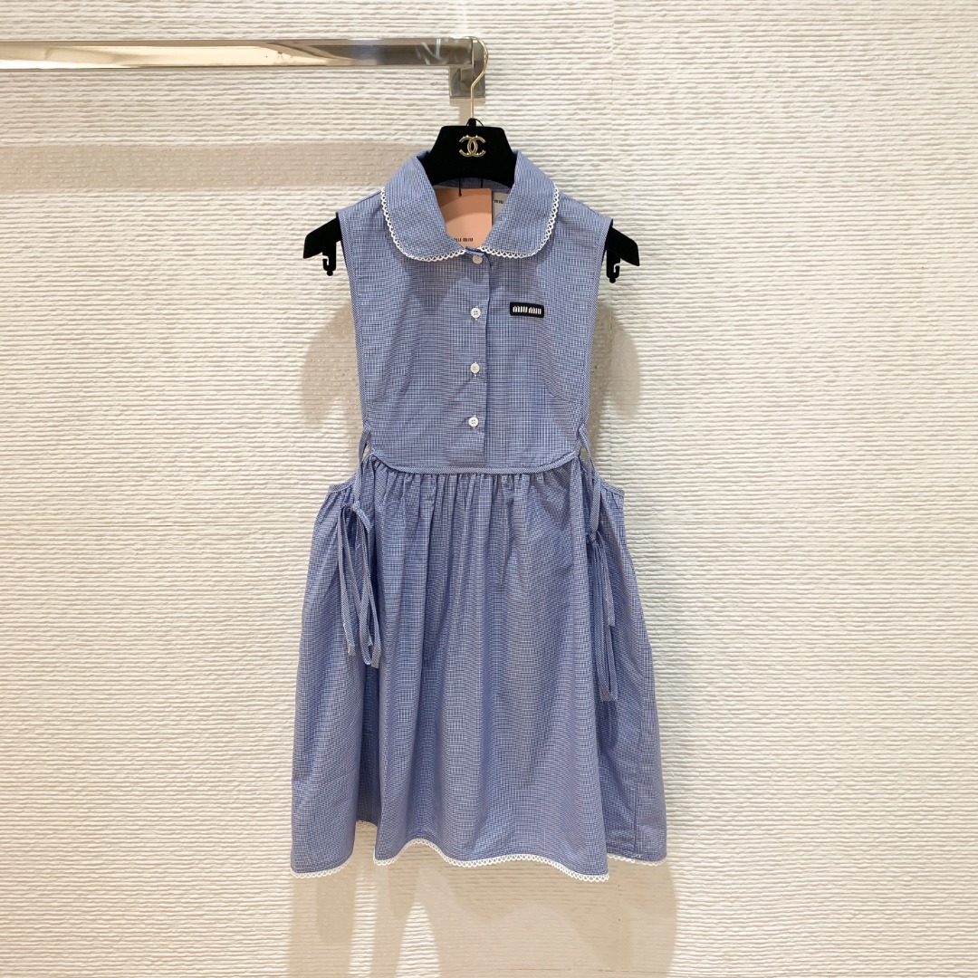 NO:777015,Miu spring and summer 26 new style lapel plaid waist sleeveless dress, girly style perfectly blends with exquisite doll collar decoration SML, Miu Miu-clothing, miumiu, skirts,19860909Miu家春夏26新款翻领格纹束腰无袖连衣裙 少女感完美融合精致娃娃领修饰 SML,缪缪-服装,miumiu,skirts,,Women's clothing