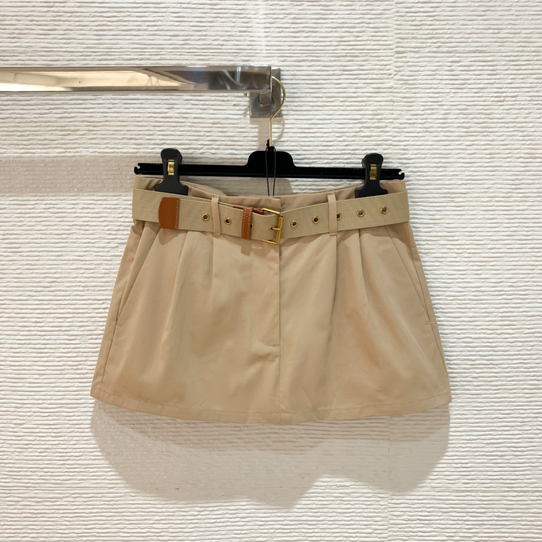 NO:777010,Miu's 26th new product khaki belt mini skirt, front diagonal pocket design, workwear straight version, unlined SML, Miu Miu-clothing, miumiu, skirts,19860909Miu家26新品卡其色腰带迷你半裙 正面斜口插袋设计 工装直筒版型,无里衬 SML,缪缪-服装,miumiu,skirts,,Women's clothing