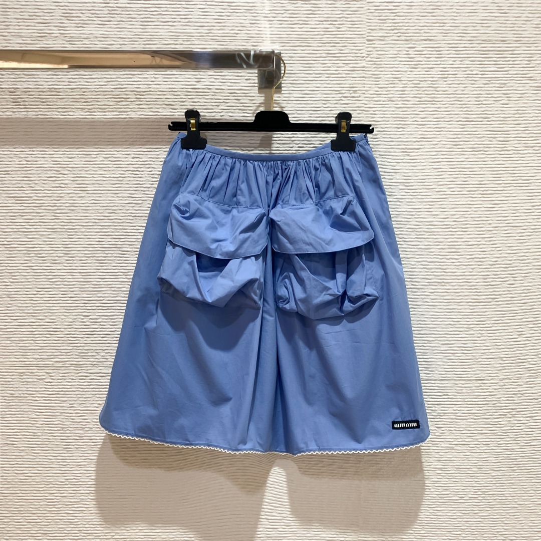 NO:785714,Miu's 26 spring and summer blue cargo shorts. Loose fit + elastic waist, comfortable and versatile. White lace edges on the trousers, full of girly feel. SML, Miu Miu-clothing, miumiu, shorts,19860909Miu家26春夏蓝色工装短裤 宽松版型+松紧腰,舒适又百搭 裤脚白色蕾丝边,少女感满满 SML,缪缪-服装,miumiu,shorts,,Women's clothing