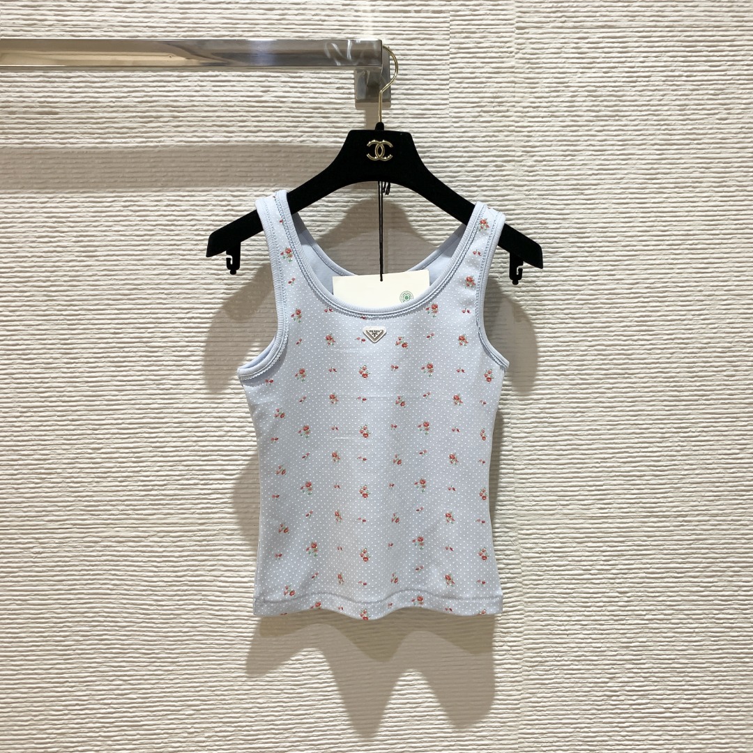 NO:785739,P Home 26 Spring and Summer Blue Floral Vest Light blue background with small florals, fresh and elegant SML, Prada-clothing, prada,19860909P家26春夏蓝色碎花背心 浅蓝底色配小碎花,清新又优雅 SML,普拉达-服装,prada,,Women's clothing