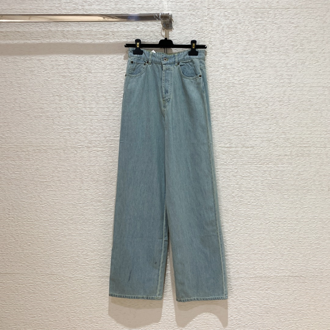 NO:785707,Miu's 26 spring and summer series light blue wide-leg straight jeans, retro and fashionable high-waist design to modify the waistline SML, Miu Miu-clothing, miumiu, jeans,19860909Miu家26春夏系列浅蓝阔腿直筒牛仔裤 复古又时髦高腰设计修饰腰线 SML,缪缪-服装,miumiu,jeans,,Women's clothing