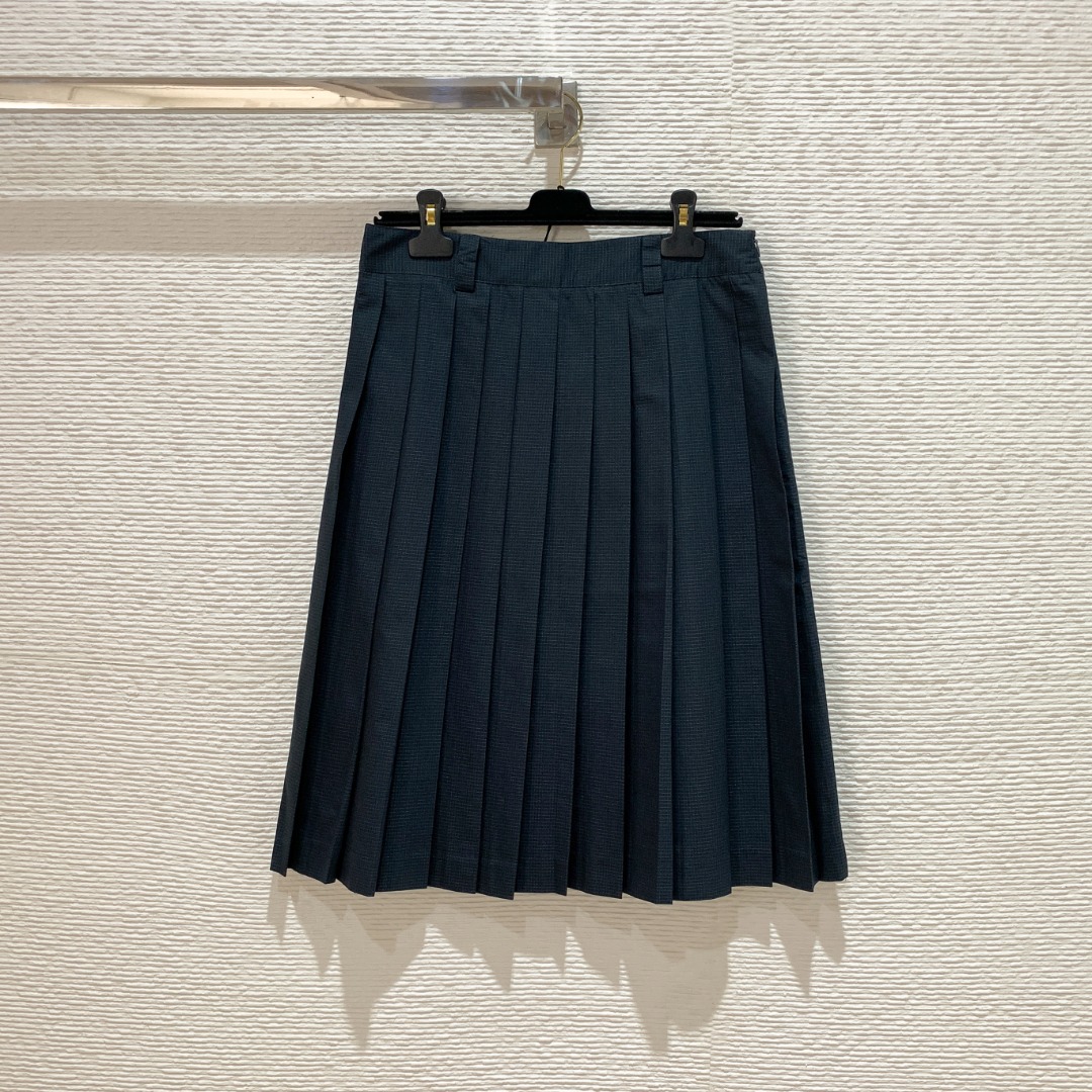 NO:785754,Miu's 26 new pleated skirt and half skirt, dark blue fabric with uniform pleats, wear-resistant and easy to care for, SML, Miu Miu-clothing, miumiu, skirts,19860909Miu家26新款百褶裙半裙 深绀色面料均匀轮褶耐磨易打理 SML,缪缪-服装,miumiu,skirts,,Women's clothing