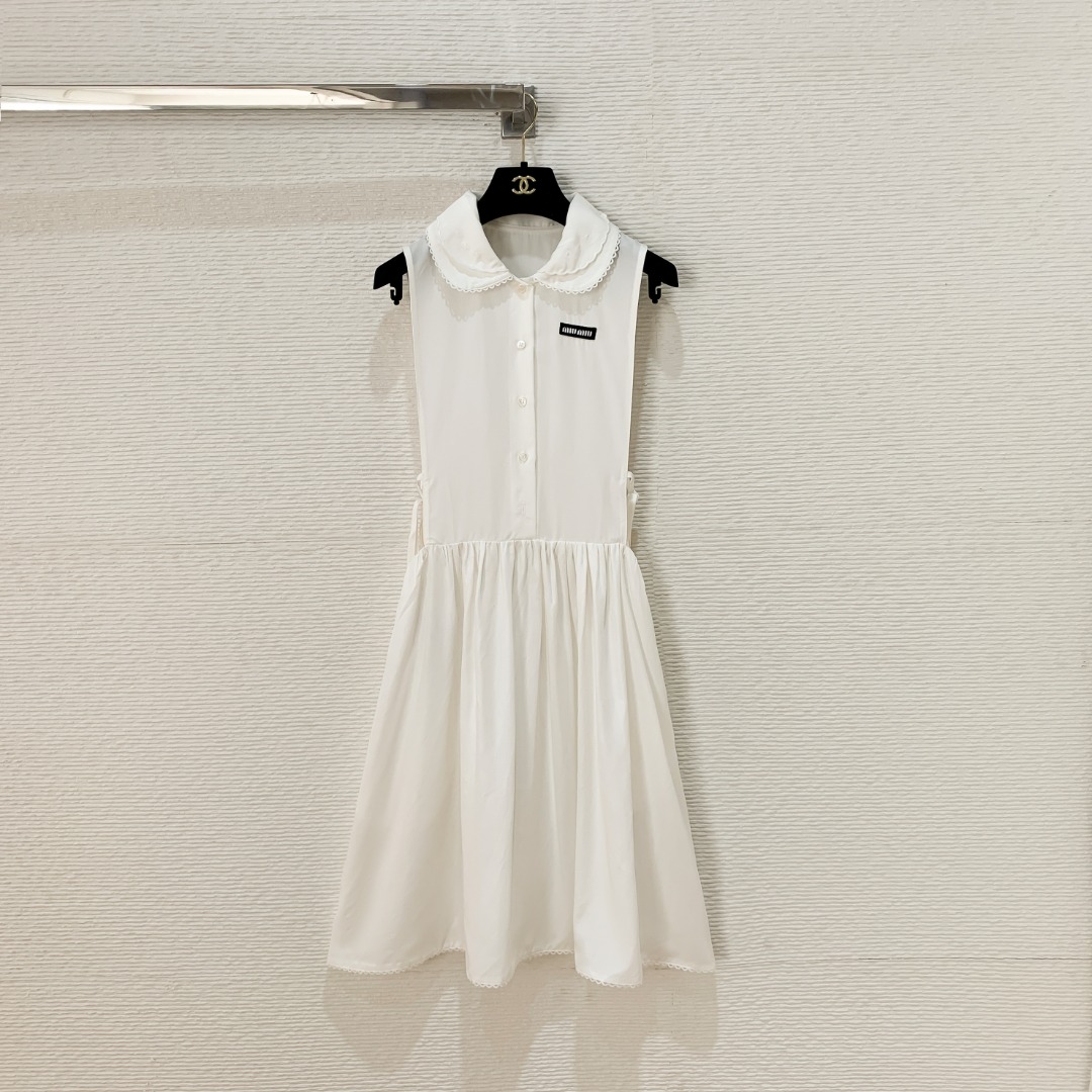 NO:785722,Miu's 26 new lace petal doll collar vest dress. The age-reducing and sweet doll collar design is embellished with lace. The lace skirt is loose, flexible, light and breathable. SML, Miu Miu-clothing, miumiu, skirts,19860909Miu家26新款蕾丝花瓣娃娃领背心裙 减龄甜美的娃娃领设计蕾丝花边点缀 蕾丝裙摆宽松灵动轻盈透气 SML,缪缪-服装,miumiu,skirts,,Women's clothing