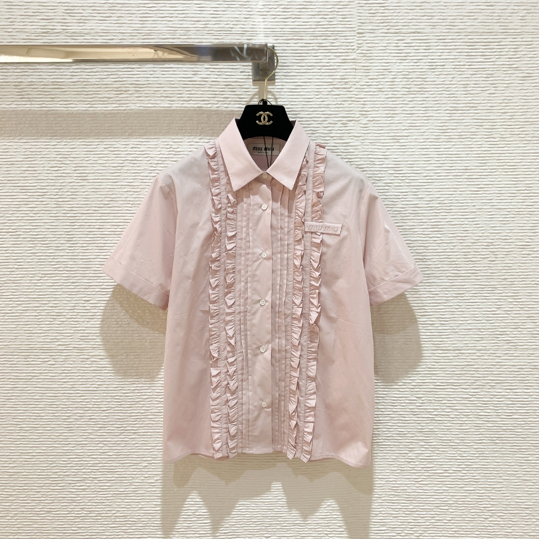 NO:785671,Miu's 26 spring and summer ear-hemmed pink shirt, ear-hemmed + pleated design SML, Miu Miu-clothing, miumiu, shirts,19860909Miu家26春夏木耳边粉色衬衫 木耳边+褶皱设计 SML,缪缪-服装,miumiu,shirts,,Women's clothing