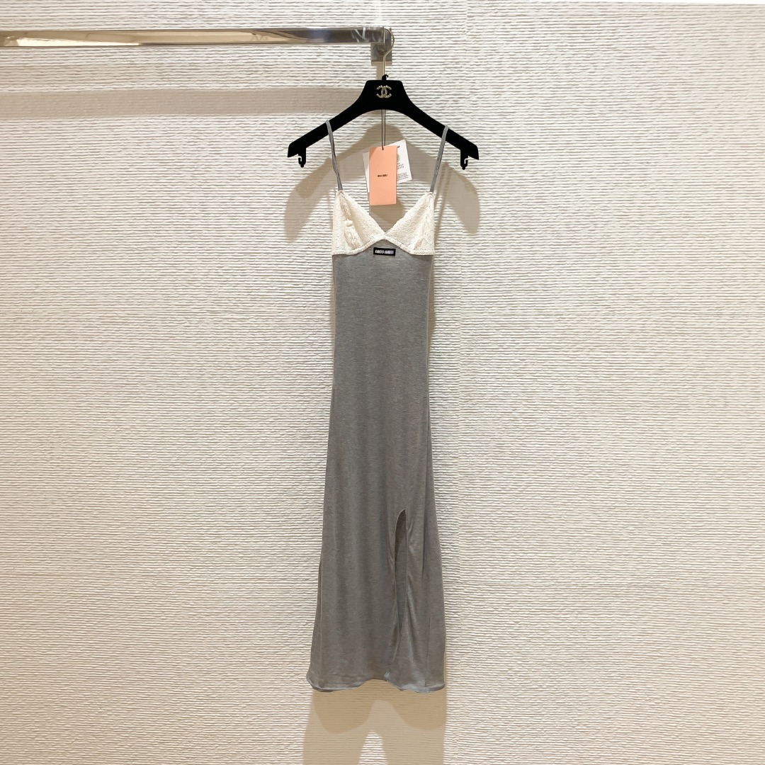 NO:785666,Miu's 26 new style gray lace stitching suspender dress, light fabric + exquisite lace, high waist design skirt lace SML, Miu Miu-clothing, miumiu, skirts,19860909Miu家26新款灰色蕾丝拼接吊带连衣裙 轻薄面料+精致蕾丝花边 高腰设计裙摆蕾丝 SML,缪缪-服装,miumiu,skirts,,Women's clothing