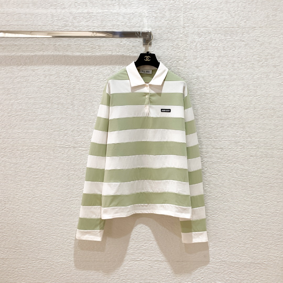 NO:785688,Miu's 26 new green and white striped Polo shirt, light green + milk white color matching is super fresh, the fabric is light and breathable, physical sun protection is also OK SML, Miu Miu-clothing, miumiu,19860909Miu家26新款绿白条纹Polo衫 浅绿+奶白配色超清新 面料轻薄透气,物理防晒也OK SML,缪缪-服装,miumiu,,Women's clothing