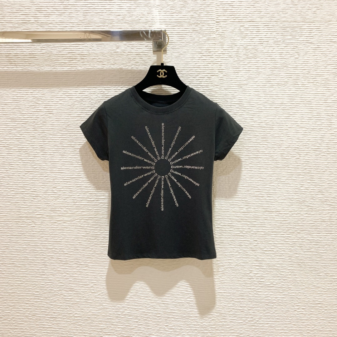 NO:821636,Dawangjia 26 new summer beaded letter short-sleeved T-shirt, slim fit, two-color SML, Alexander Wang-clothing, alexander wang, T-shirt, tees, t-shirt,19860909大王家26夏季新款钉珠字母短袖T恤 修身剪裁版型 两色SML,亚历山大王-服装,alexander wang,T-shirt,tees，t-shirt,,Women's clothing