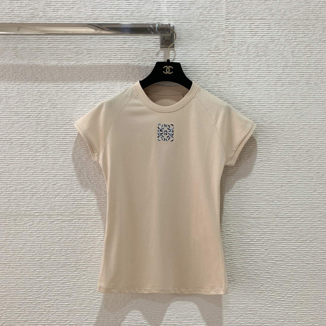NO:822845,Loe Paula’s Ibiza series slim fit T-shirt, cotton material, soft and comfortable, round neck + slim fit SML, Loewe-clothing, loewe, loewe, loewe, tees, t-shirt,19860909Loe罗家Paula’s Ibiza系列修身T恤 棉材质,柔软舒适 圆领+修身剪裁 SML,罗意威-服装,loewe,loewe,loewe,tees，t-shirt,,Women's clothing