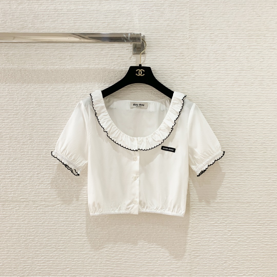 NO:824786,Miu's new white short-sleeved shirt, puff sleeves + waist cut, fungus edge + black wavy edge design, light and breathable SML, Miu Miu-clothing, miumiu, shirts, T-shirt,19860909Miu家新款白色短袖衬衫 泡泡袖+收腰剪裁 木耳边+黑色波浪边设计 轻薄透气 SML,缪缪-服装,miumiu,shirts,T-shirt,,Women's clothing