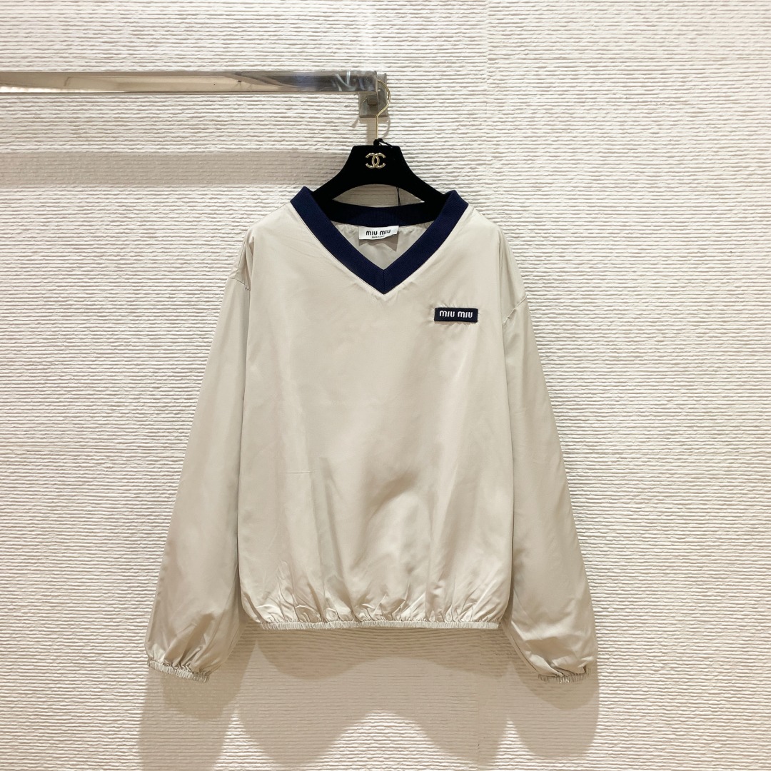 NO:828845,Miu’s new L’ete series sweatshirt, high-density worsted polyester fiber, soft and comfortable, loose fit SML, Miu Miu-clothing, miumiu,19860909Miu家新款 L’ete系列运动衫 高密精纺聚酯纤维,柔软舒适 宽松版型 SML,缪缪-服装,miumiu,,Women's clothing