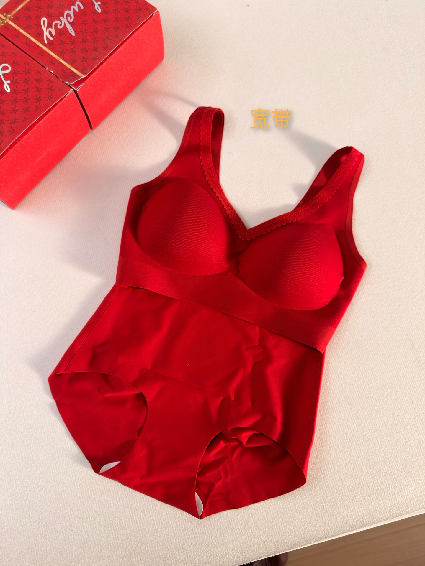 underwear XL with bra XL and 2XL - Lifestyle 2