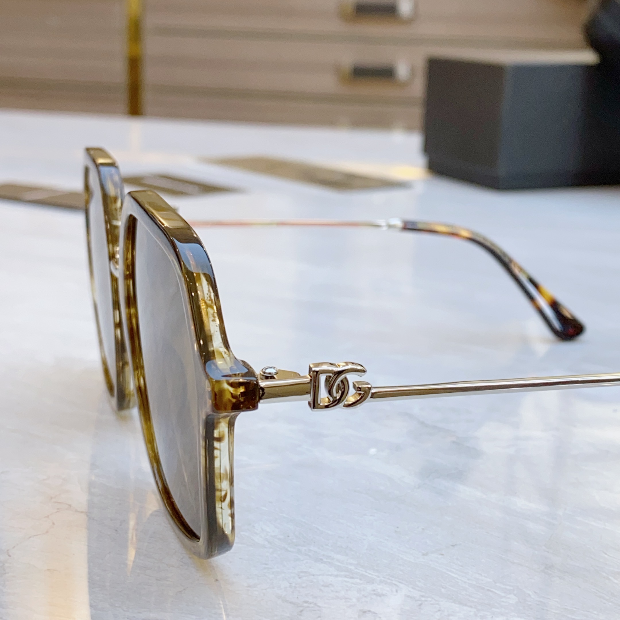 ，【DOLCE & GABBAN*】D*G新款太阳镜，MODEL：DG4422，SIZE：56口20-1