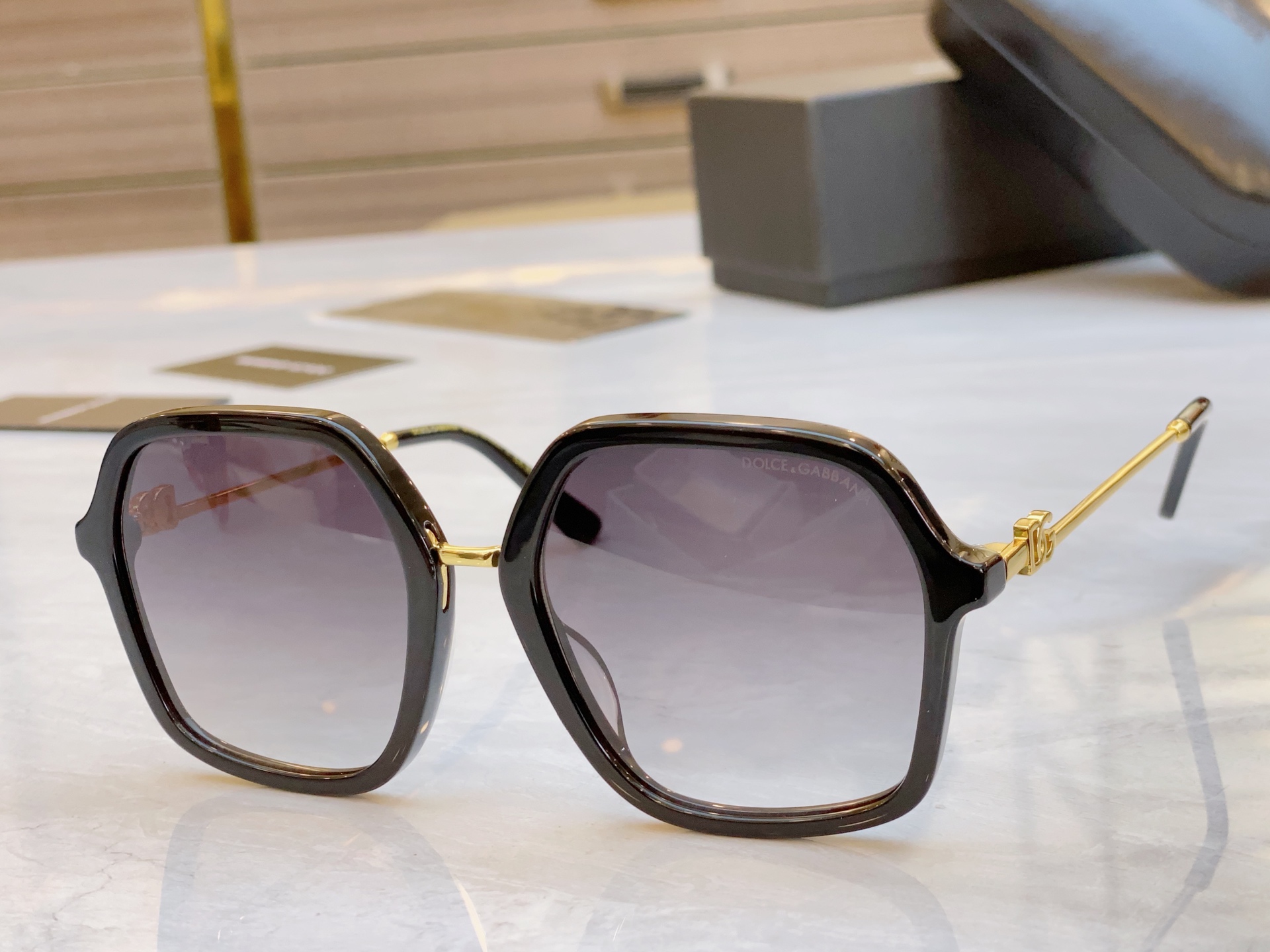 ，【DOLCE & GABBAN*】D*G新款太阳镜，MODEL：DG4422，SIZE：56口20-1