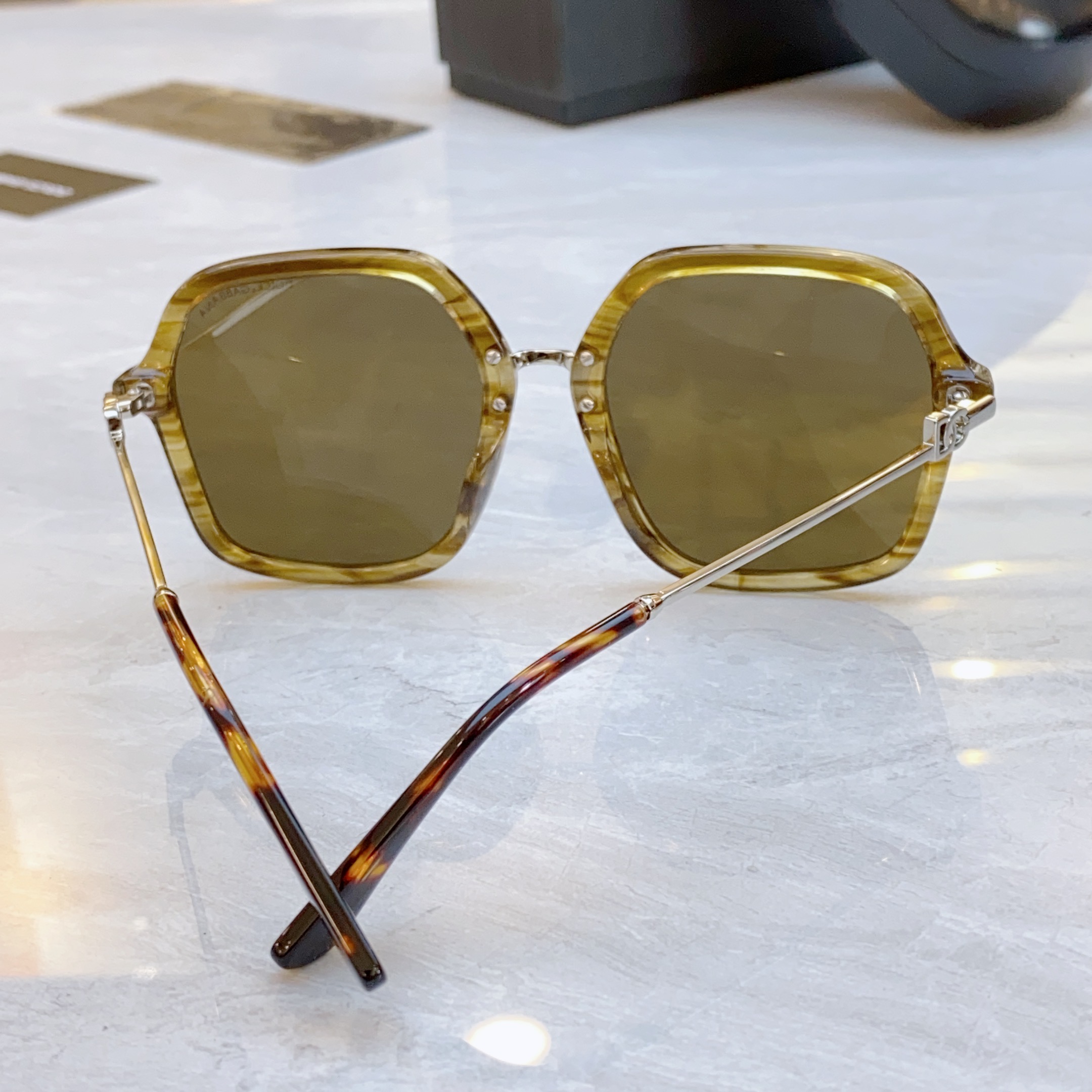 ，【DOLCE & GABBAN*】D*G新款太阳镜，MODEL：DG4422，SIZE：56口20-1
