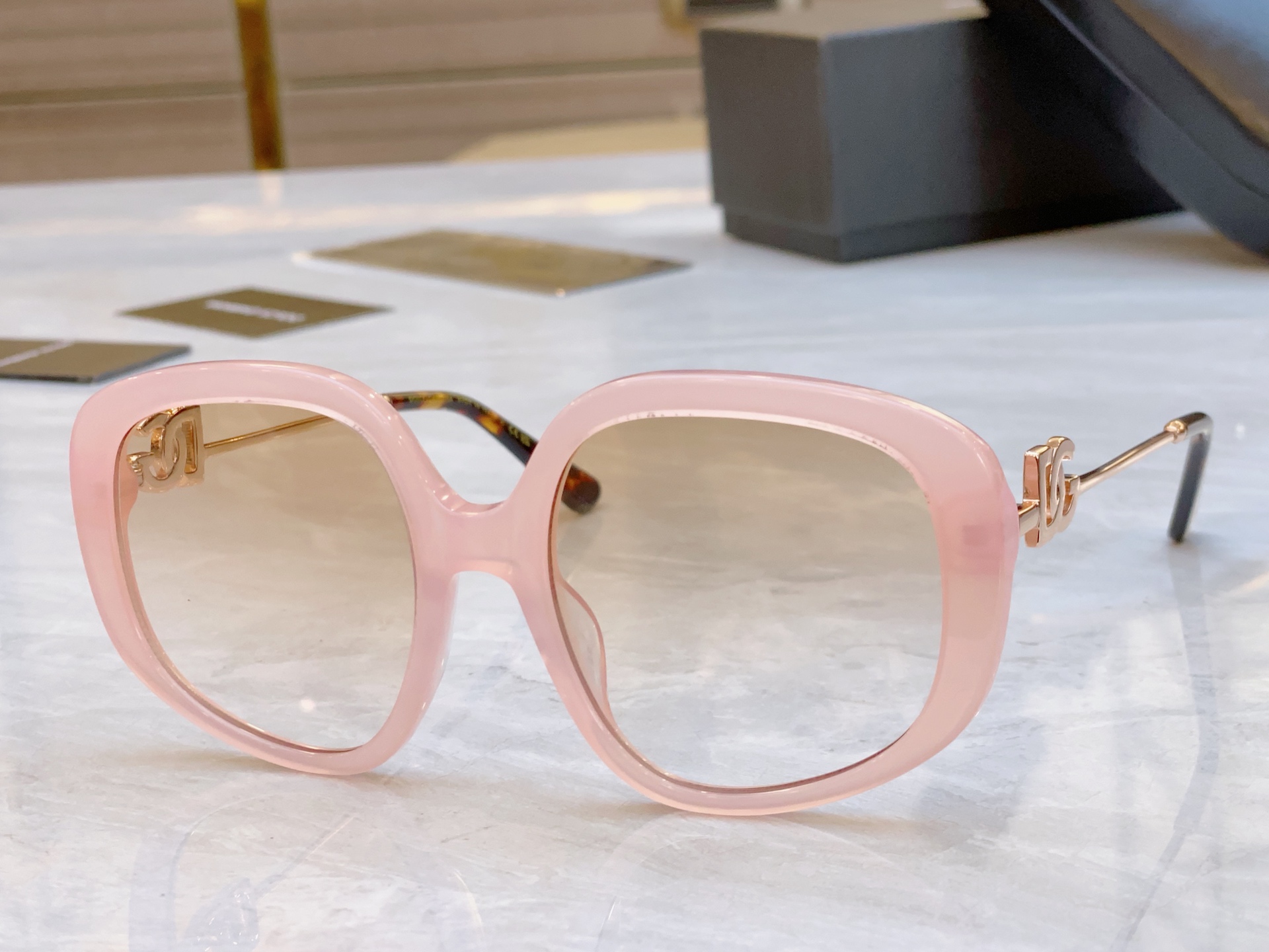 ，【DOLCE & GABBAN*】D*G新款太阳镜，MODEL：DG4421，SIZE：55口20-1