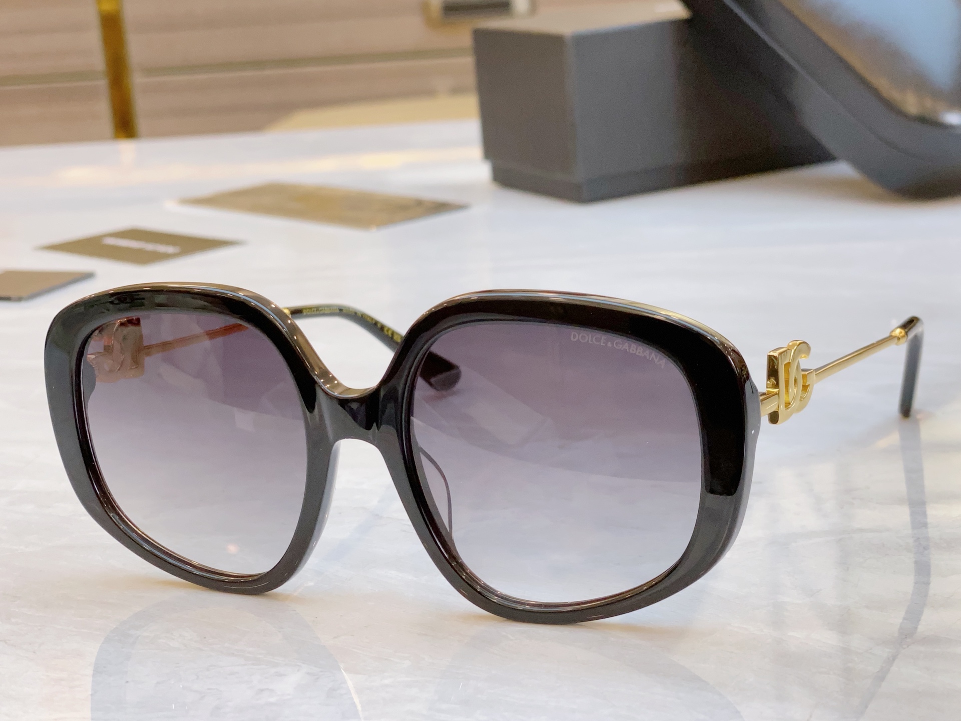 ，【DOLCE & GABBAN*】D*G新款太阳镜，MODEL：DG4421，SIZE：55口20-1