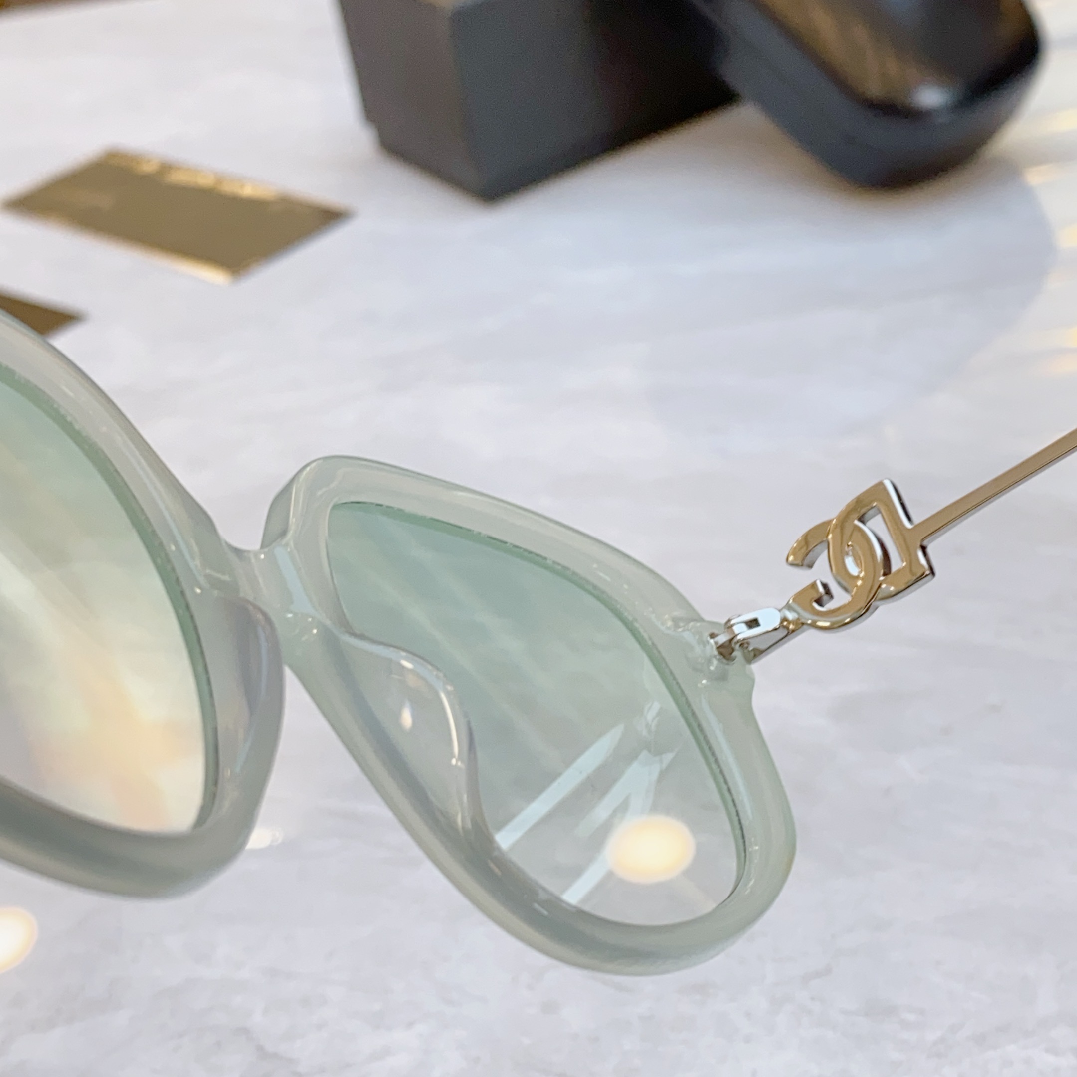 ，【DOLCE & GABBAN*】D*G新款太阳镜，MODEL：DG4421，SIZE：55口20-1