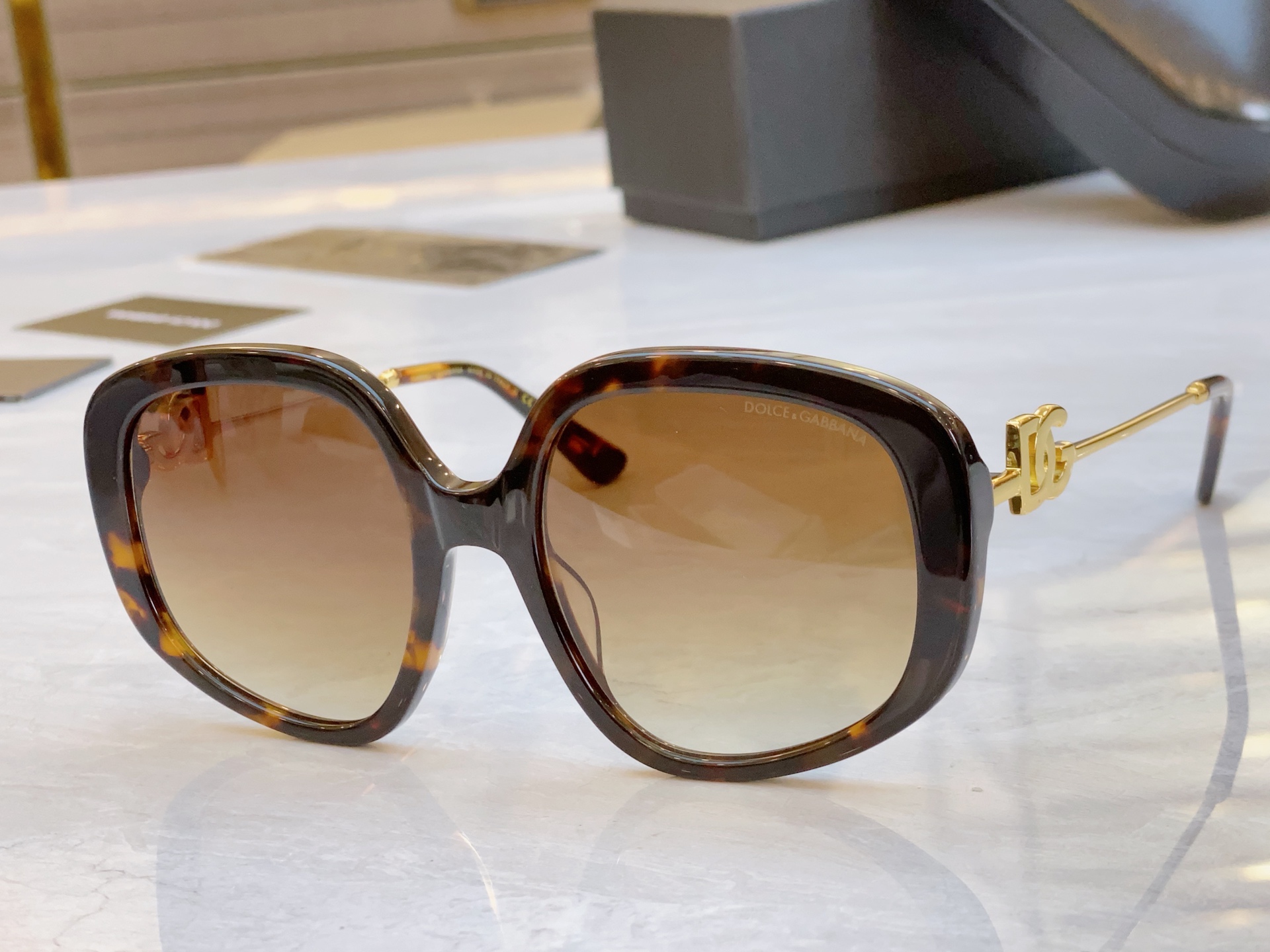 ，【DOLCE & GABBAN*】D*G新款太阳镜，MODEL：DG4421，SIZE：55口20-1