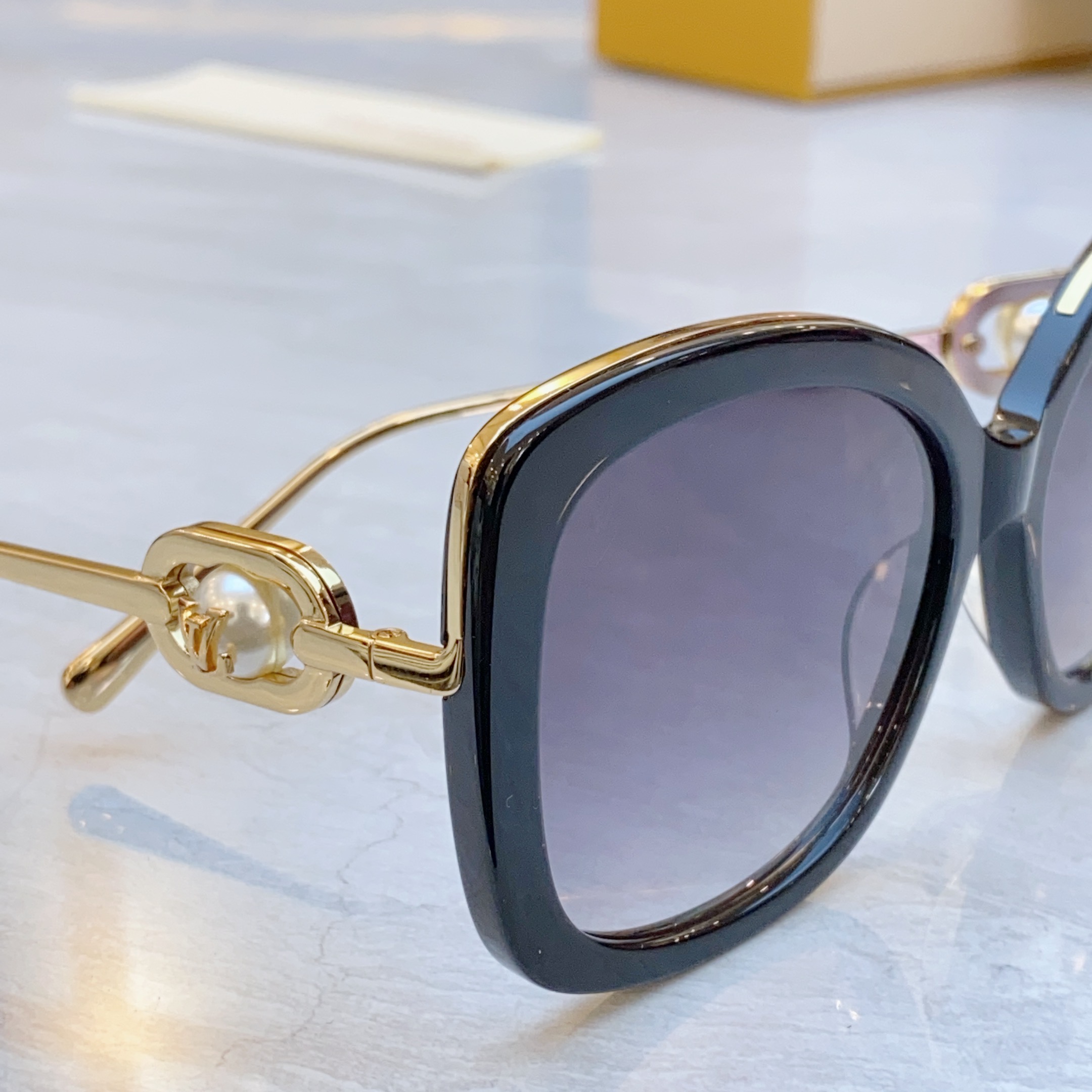 ，【LOUIS VUITTO*】路易*威登新款太阳镜，MODEL：Z1932E，SIZE：58口18-1