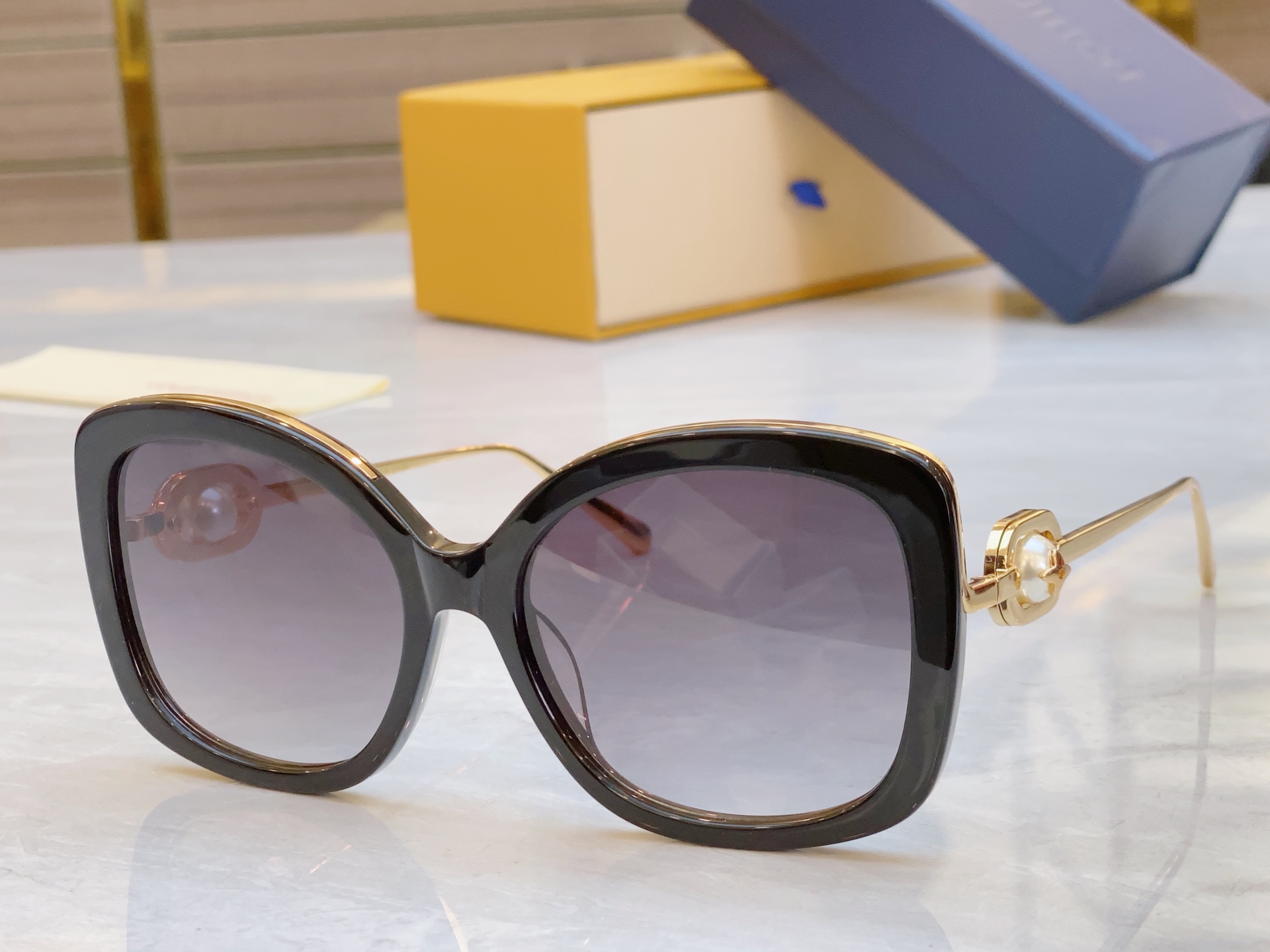 ，【LOUIS VUITTO*】路易*威登新款太阳镜，MODEL：Z1932E，SIZE：58口18-1
