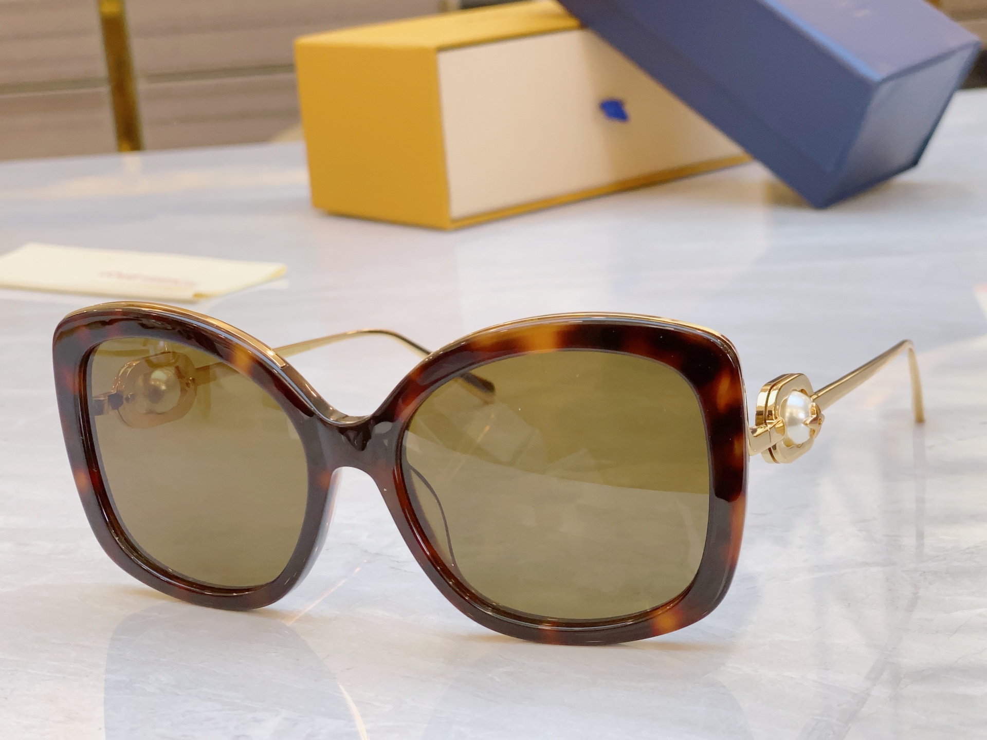 ，【LOUIS VUITTO*】路易*威登新款太阳镜，MODEL：Z1932E，SIZE：58口18-1