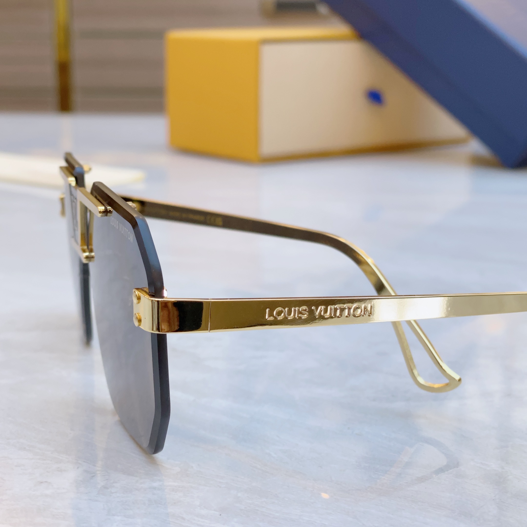 ，【LOUIS VUITTO*】路易*威登新款太阳镜，MODEL：Z2038U，SIZE：61口12-1
