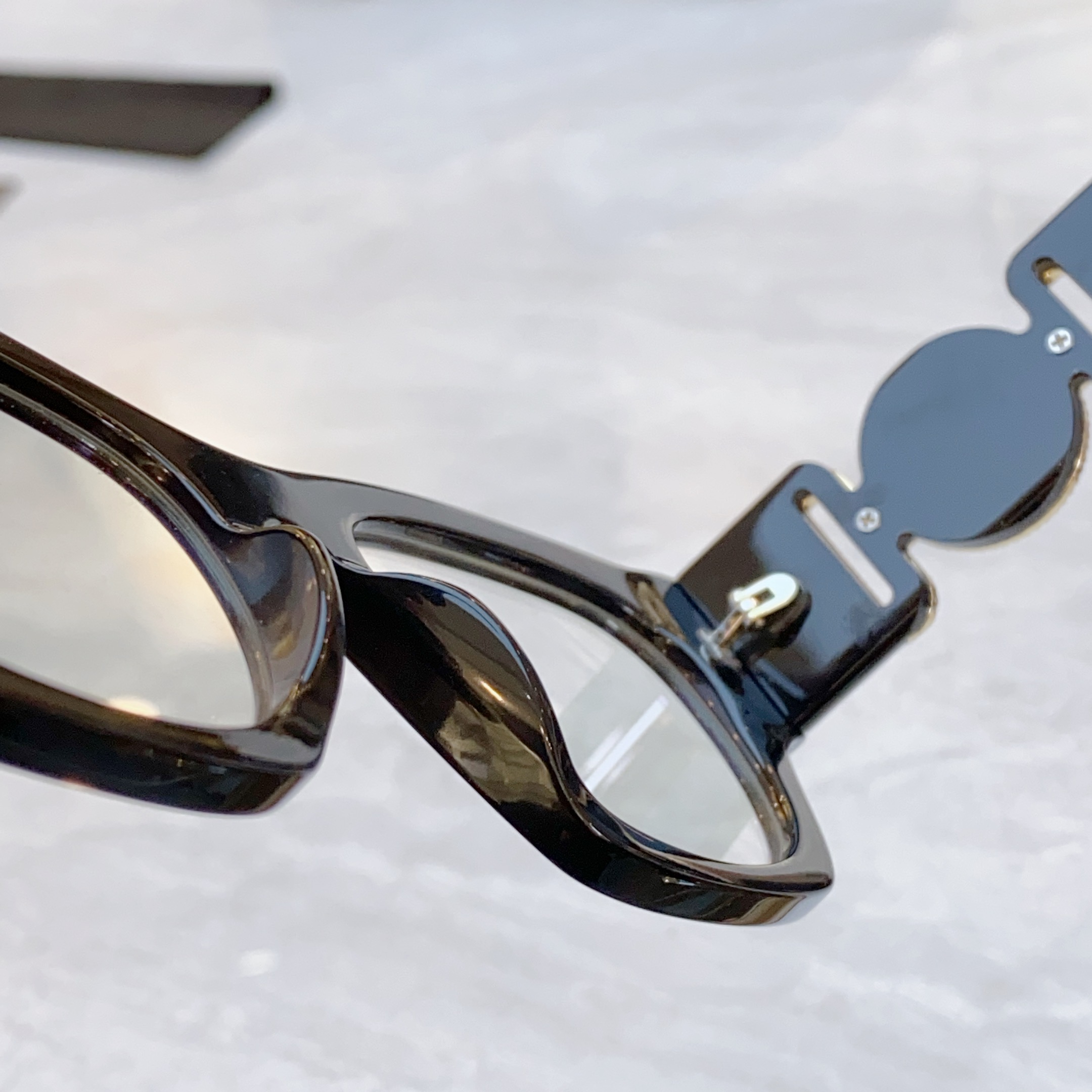 ，【VERSAC*】范思*哲新款太阳镜，
MODEL：VE4479，SIZE：53口20-140